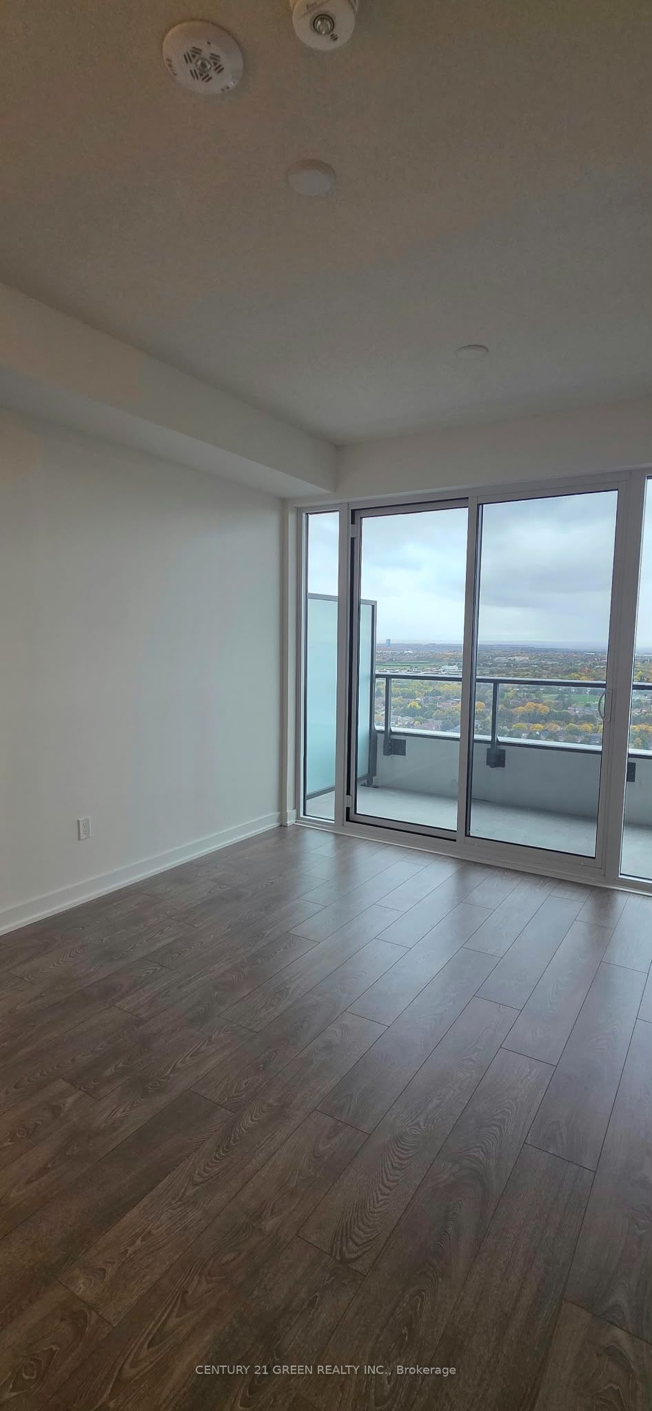 209 Steeles Avenue W 2807 Property Photo 11