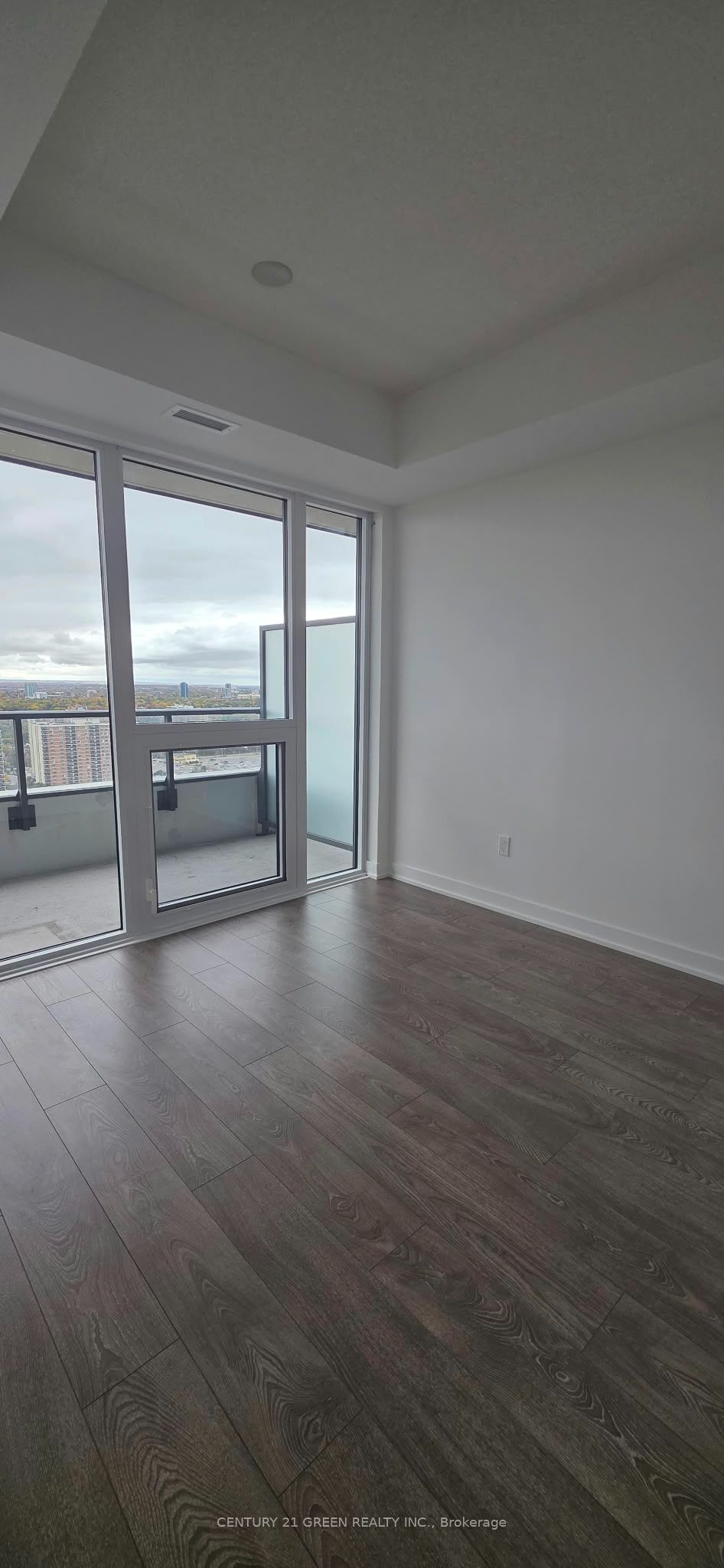 209 Steeles Avenue W 2807 Property Photo 12