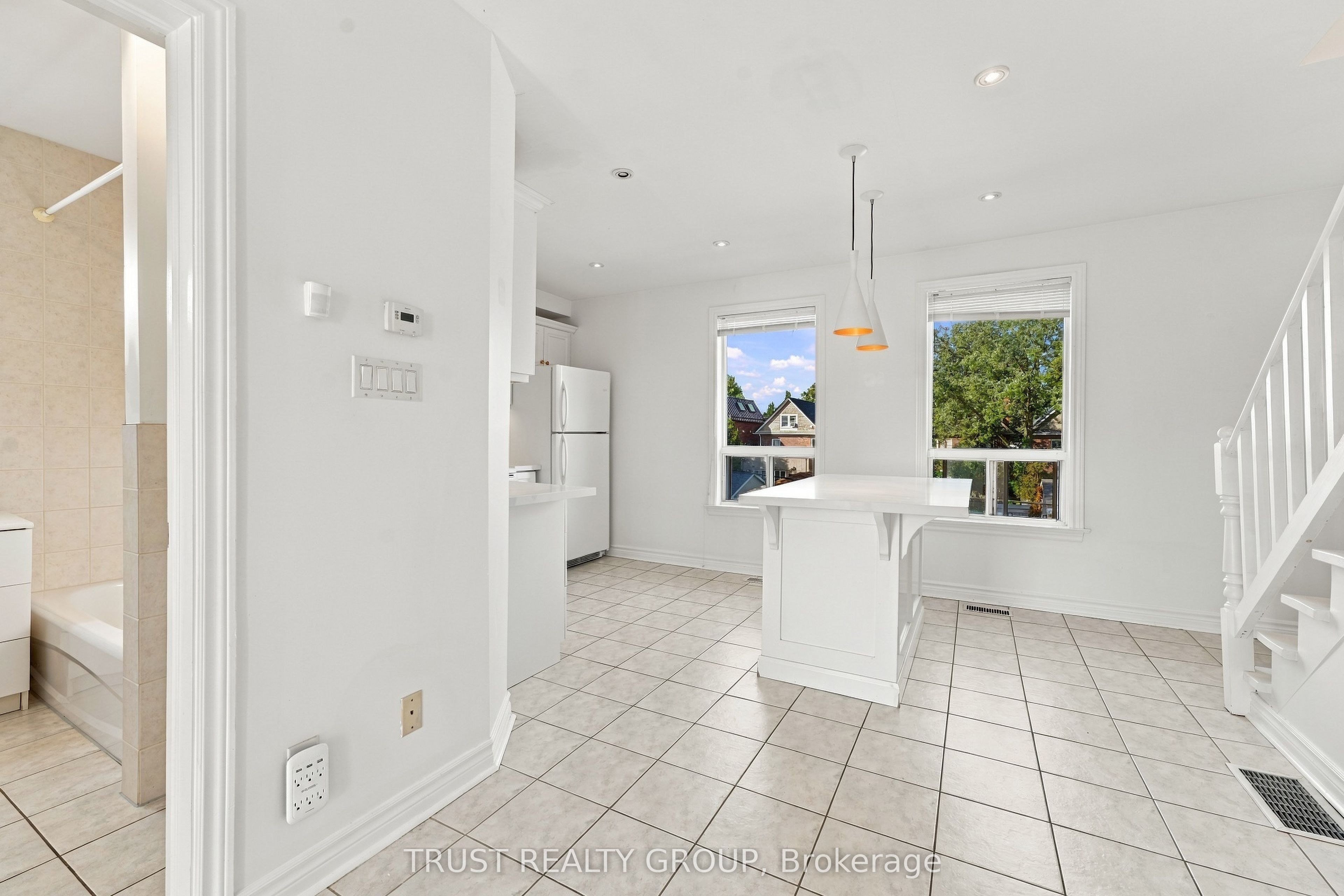 2279 Dundas Street W 2nd & 3rd Floor Property Photo 4