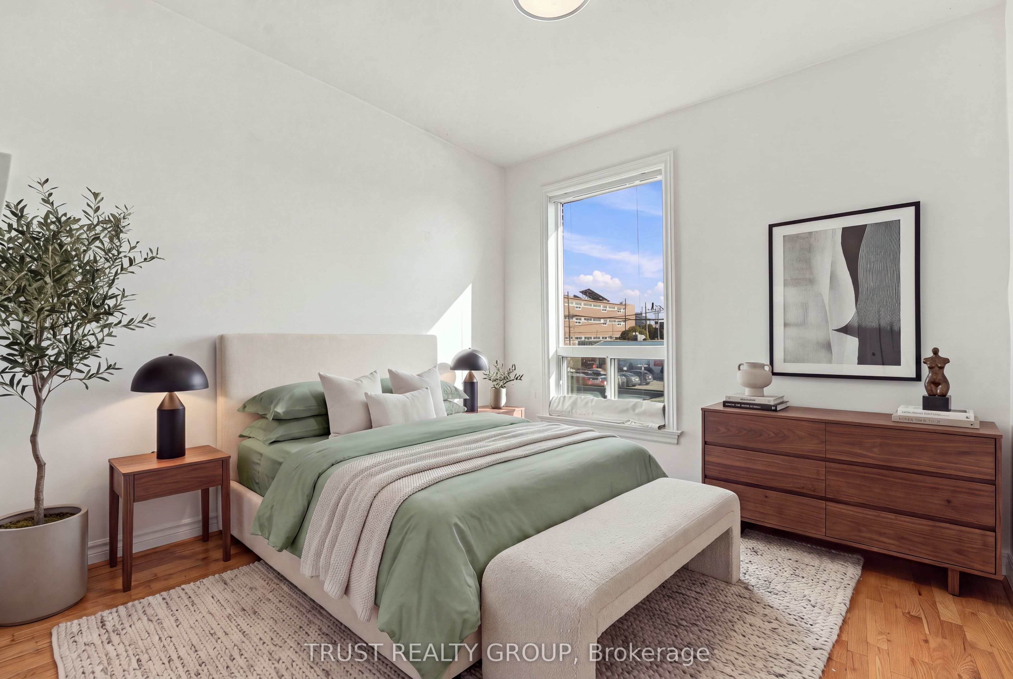 2279 Dundas Street W 2nd & 3rd Floor Property Photo 12