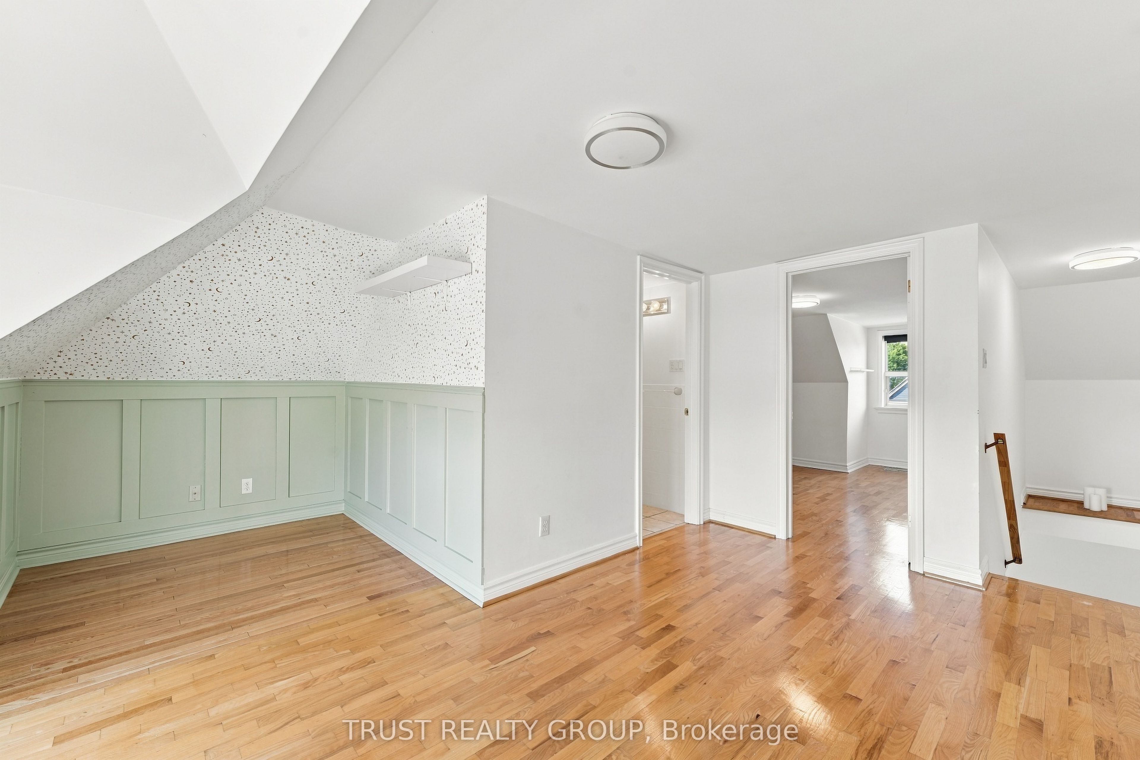 2279 Dundas Street W 2nd & 3rd Floor Property Photo 19