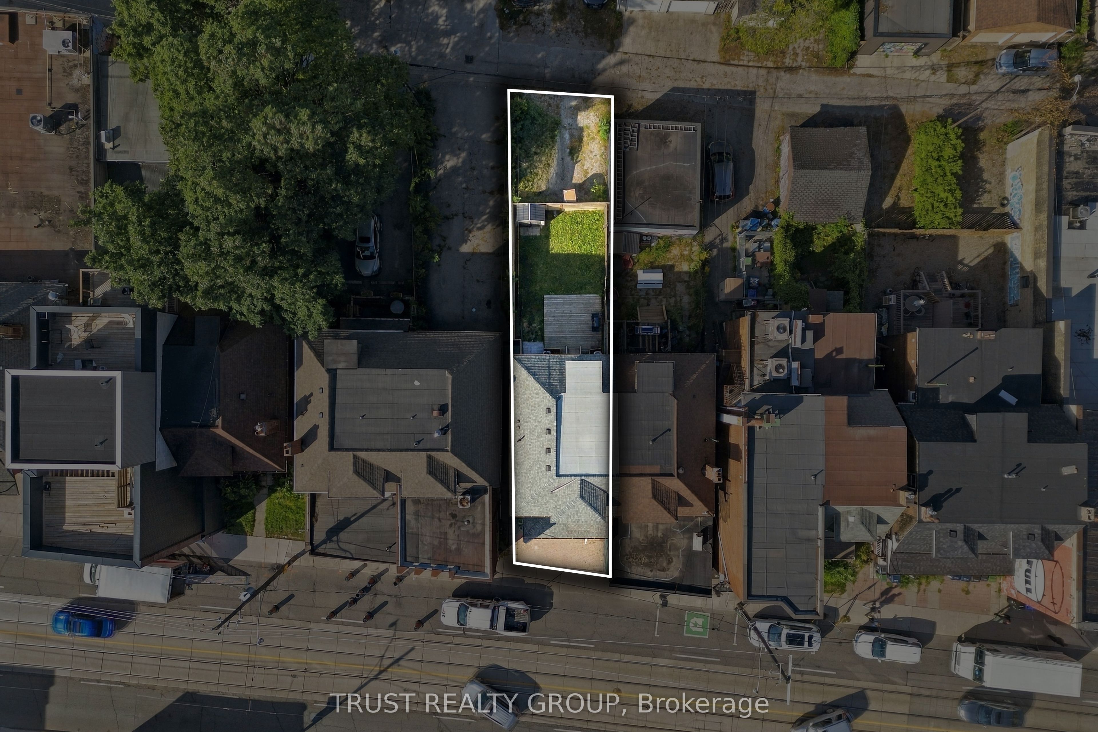 2279 Dundas Street W 2nd & 3rd Floor Property Photo 32