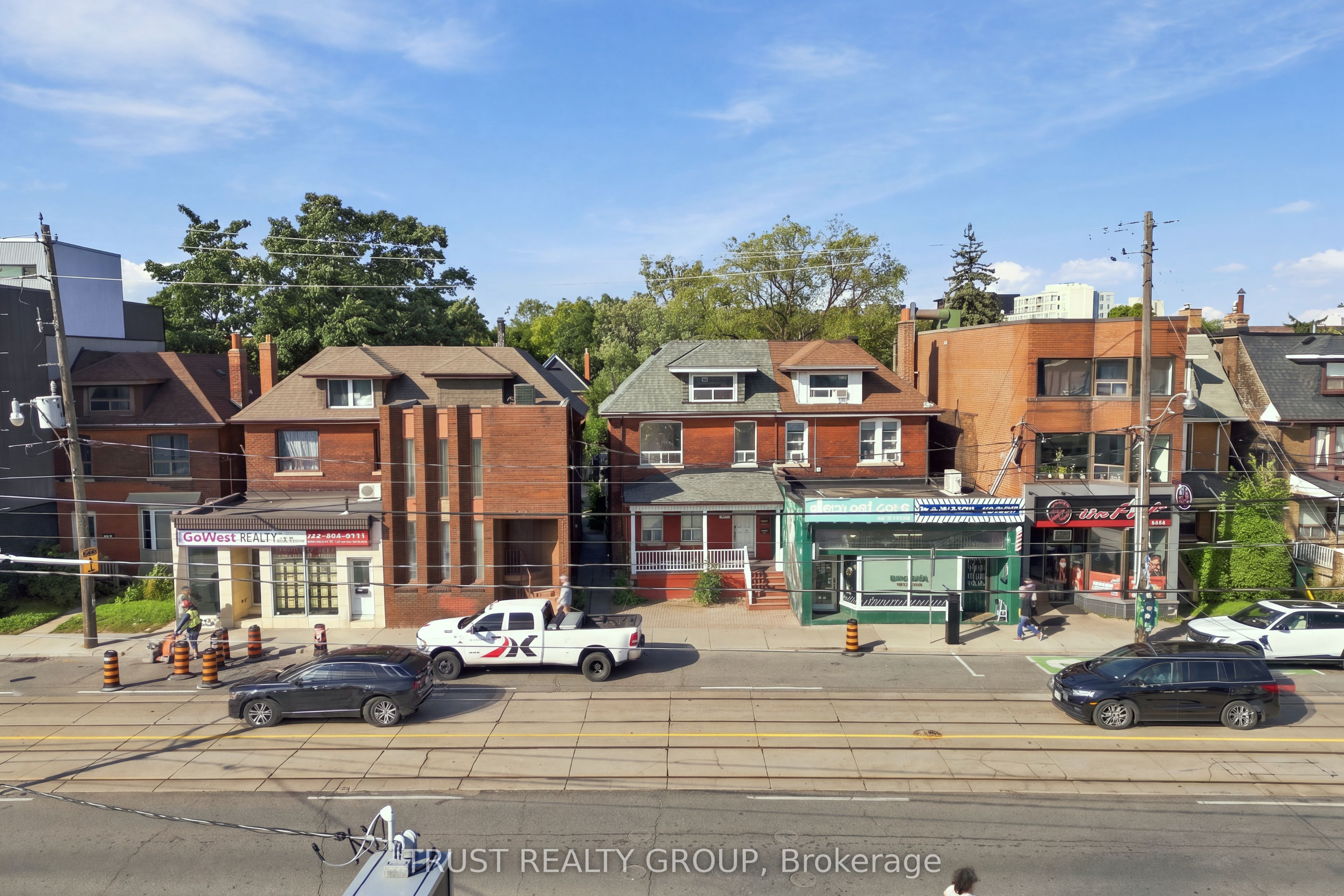 2279 Dundas Street W Main & Basement Property Photo 4