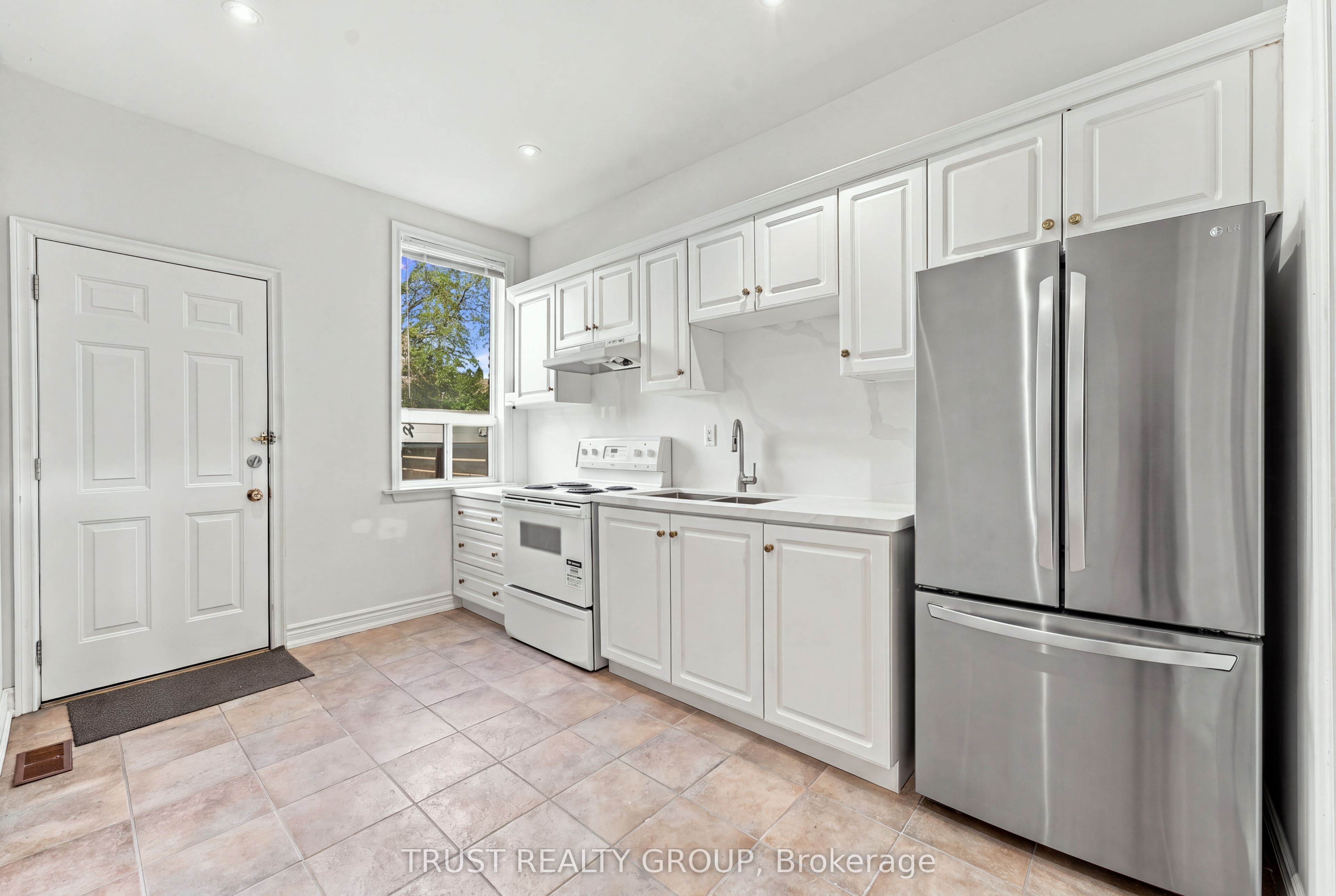 2279 Dundas Street W Main & Basement Property Photo 13