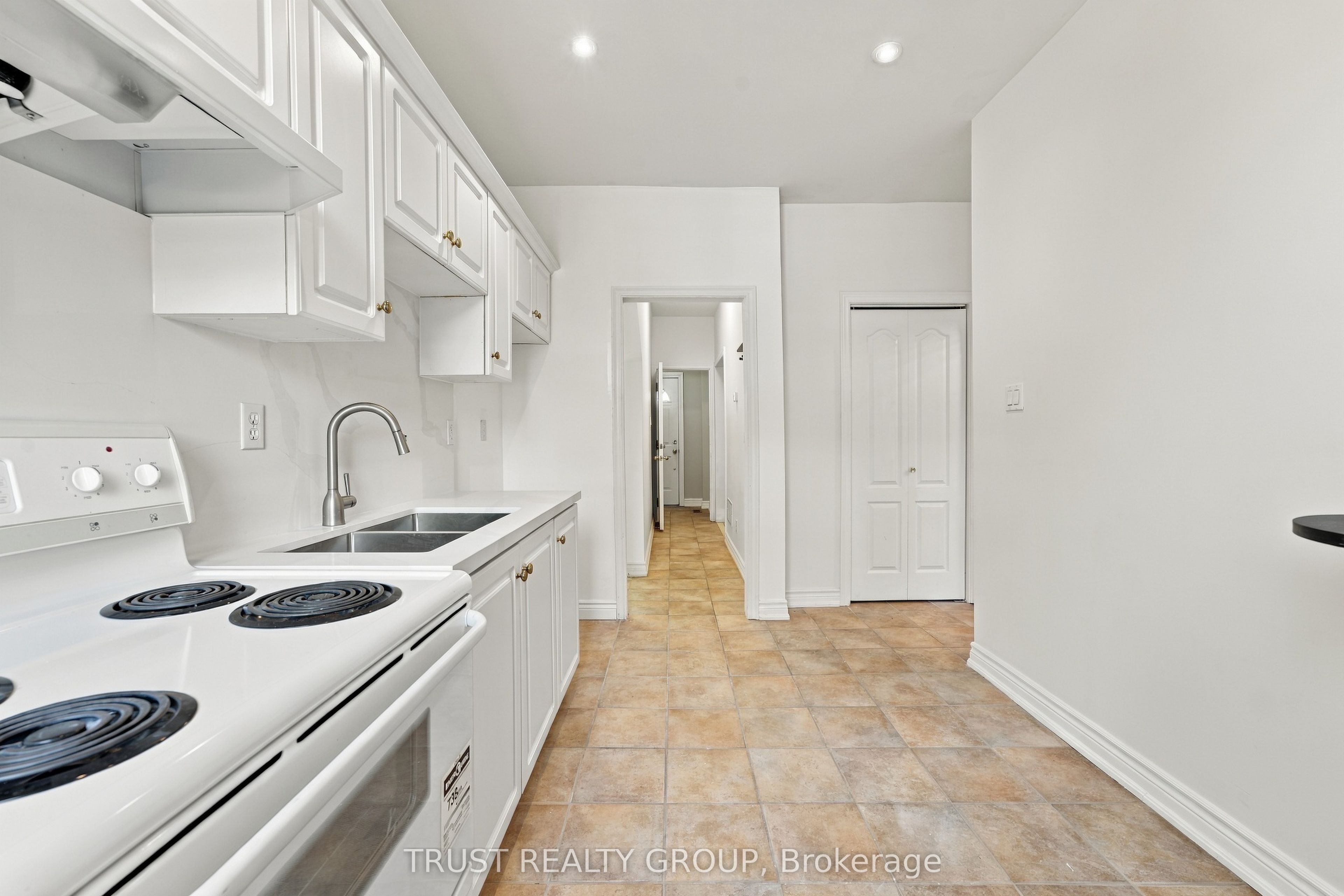 2279 Dundas Street W Main & Basement Property Photo 15