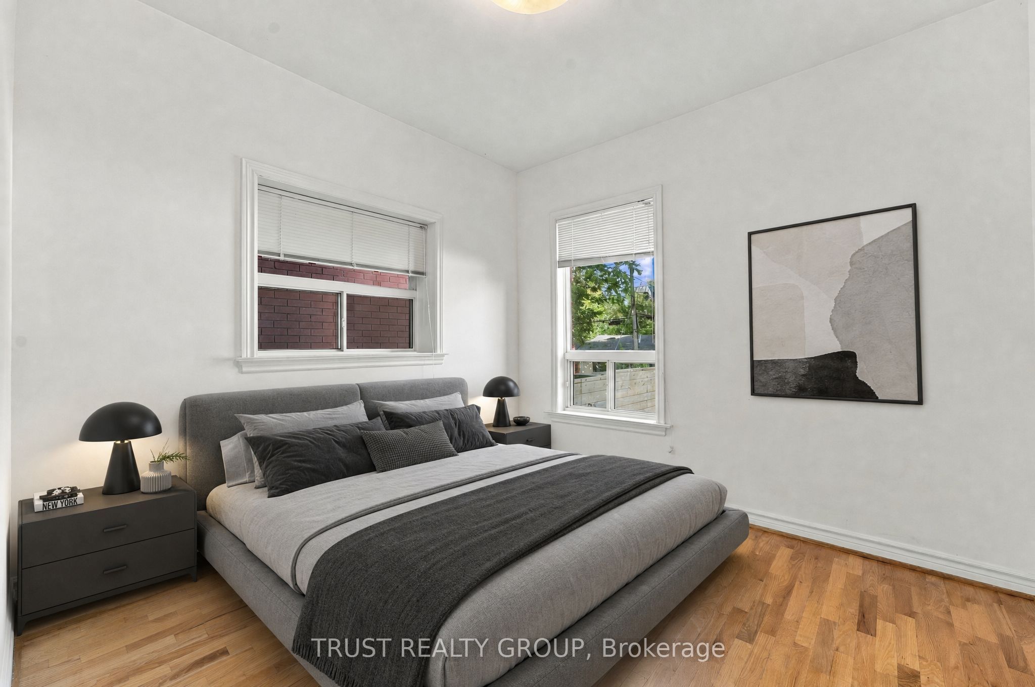 2279 Dundas Street W Main & Basement Property Photo 16