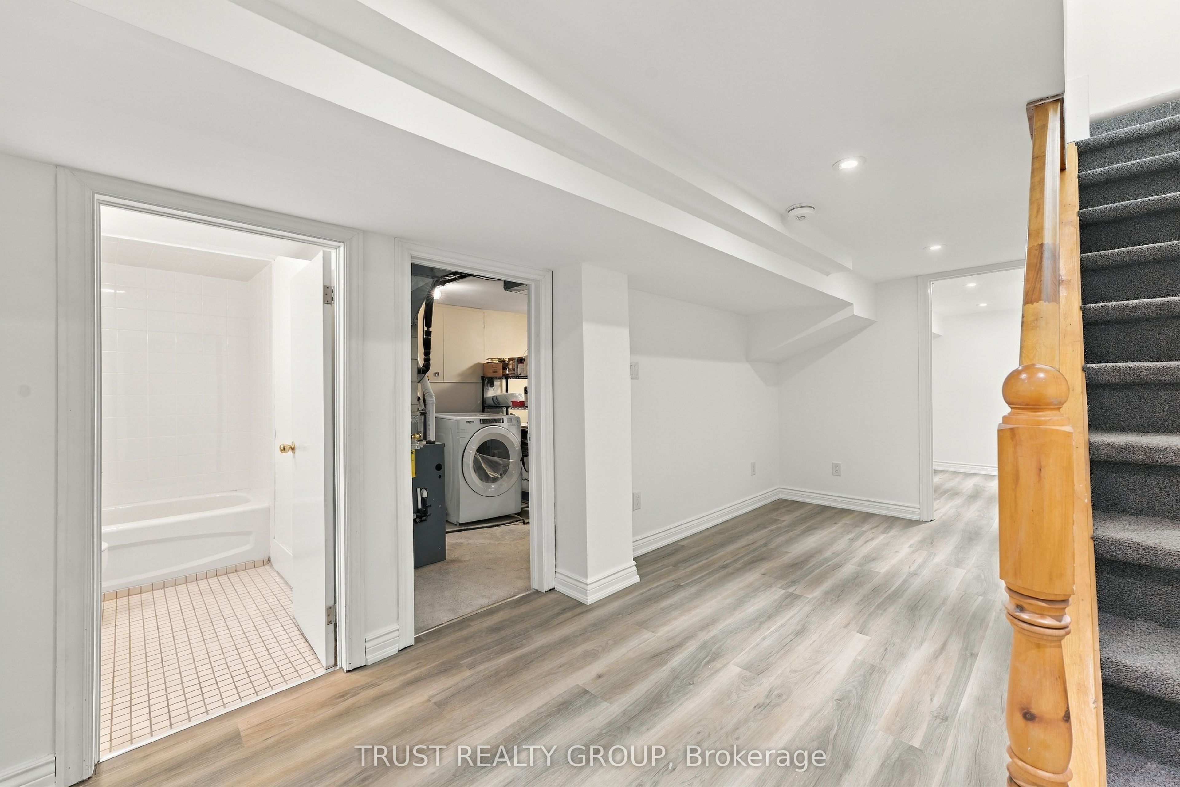 2279 Dundas Street W Main & Basement Property Photo 18