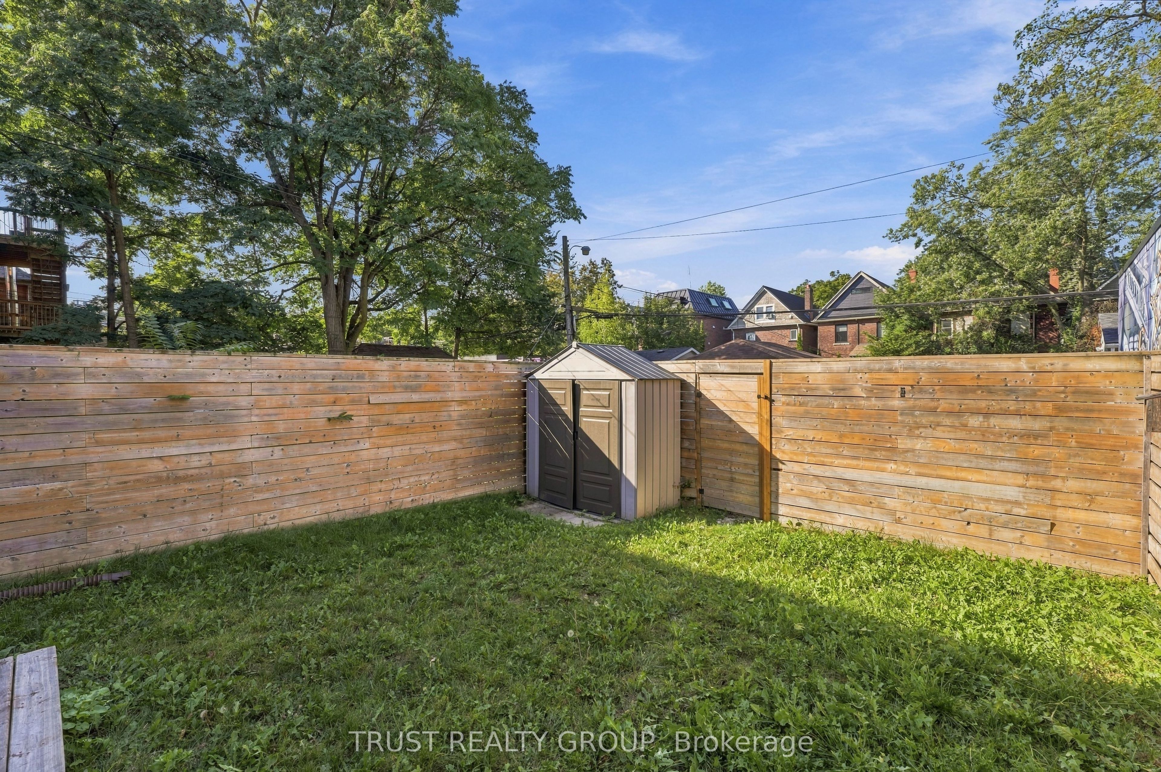 2279 Dundas Street W Main & Basement Property Photo 25