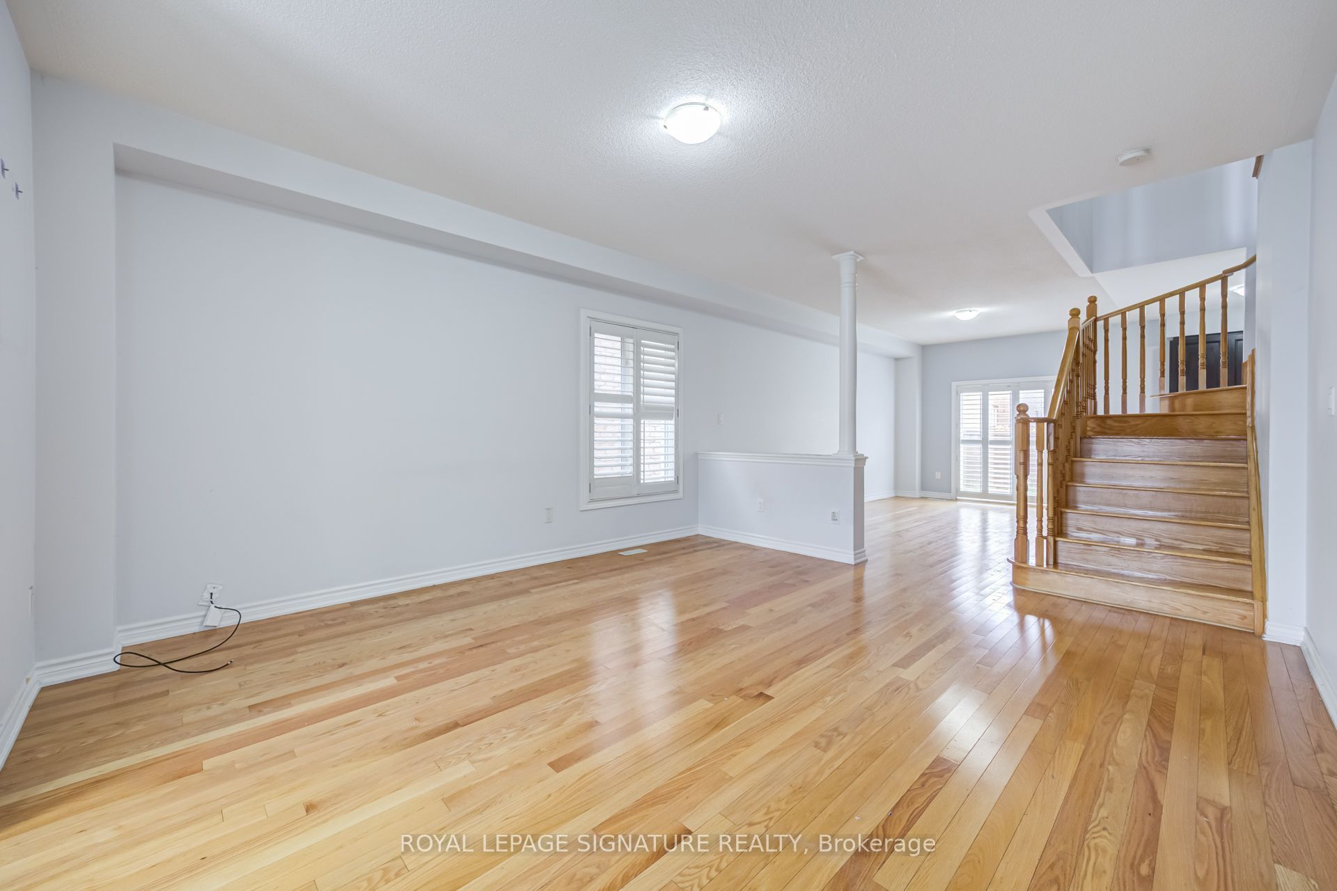 42 Daden Oaks Drive (upper) Property Photo 7