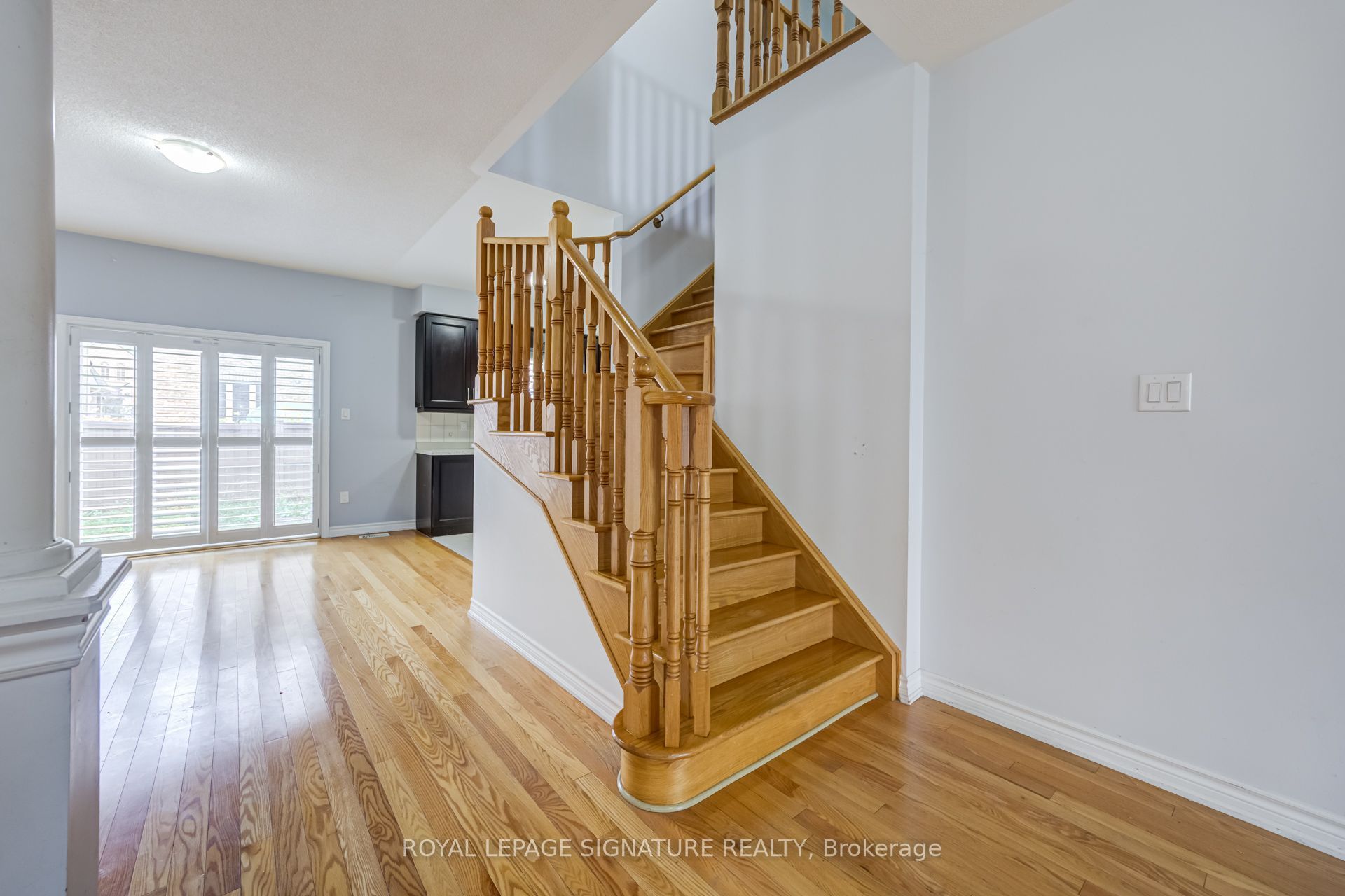 42 Daden Oaks Drive (upper) Property Photo 9