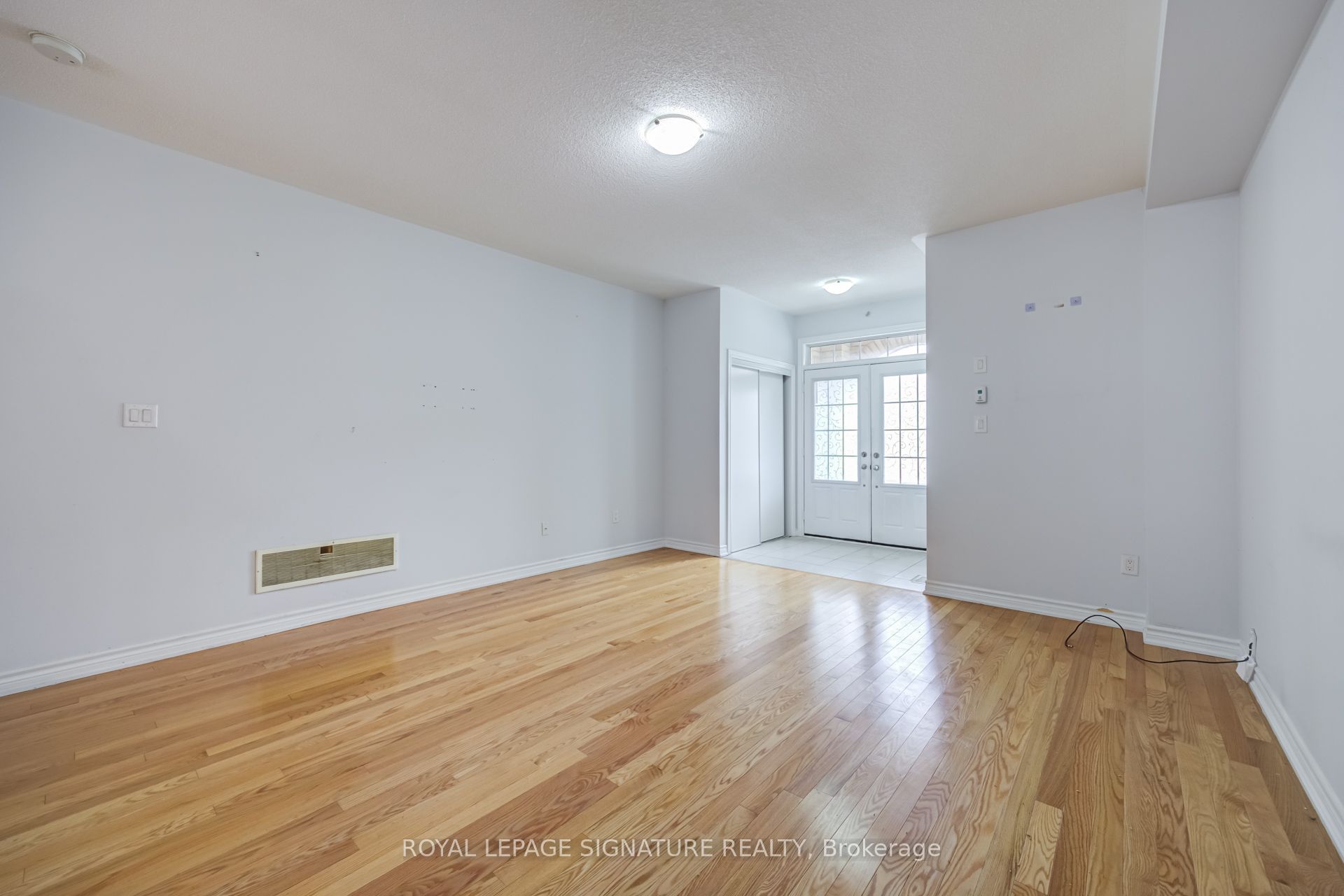 42 Daden Oaks Drive (upper) Property Photo 10