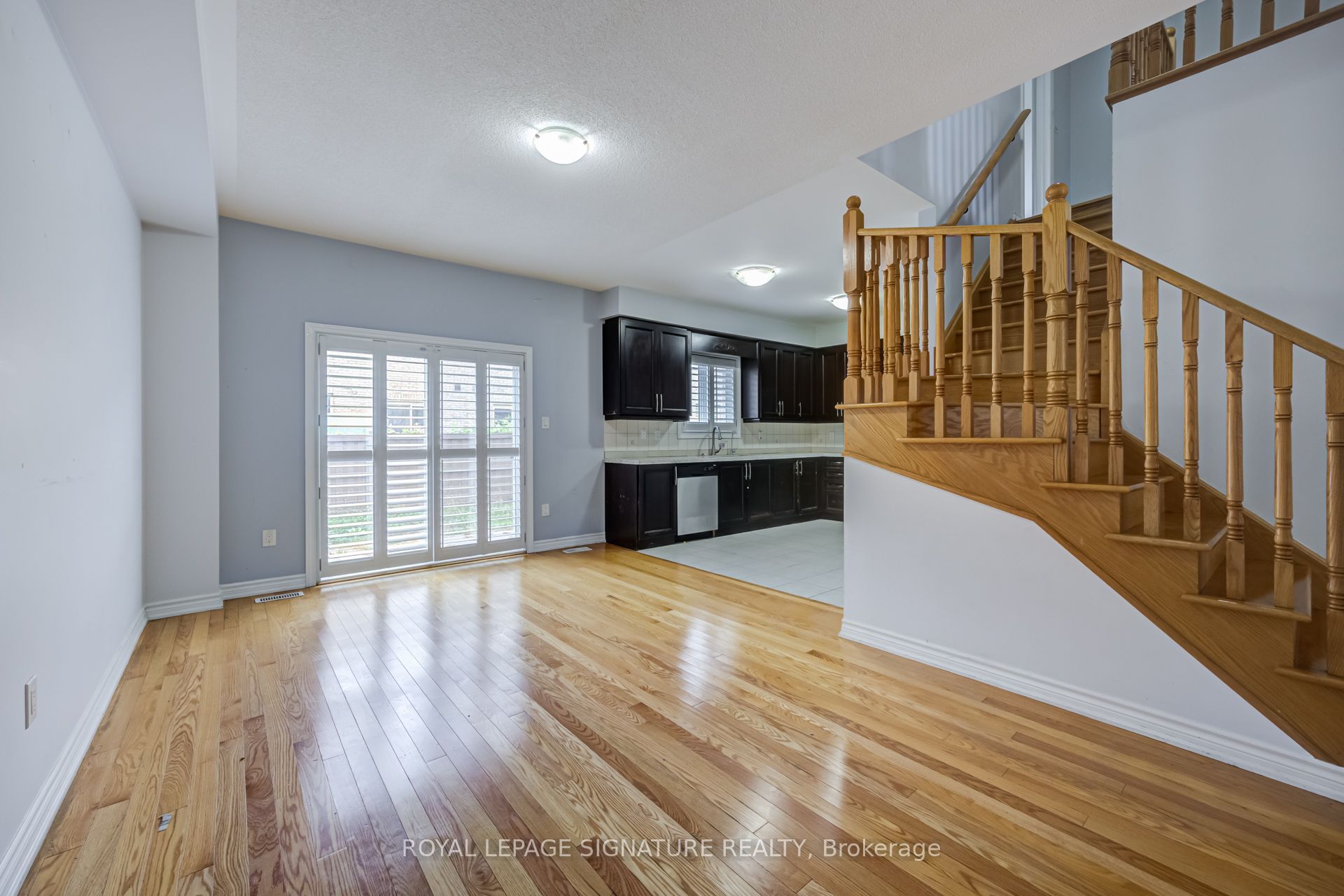42 Daden Oaks Drive (upper) Property Photo 12