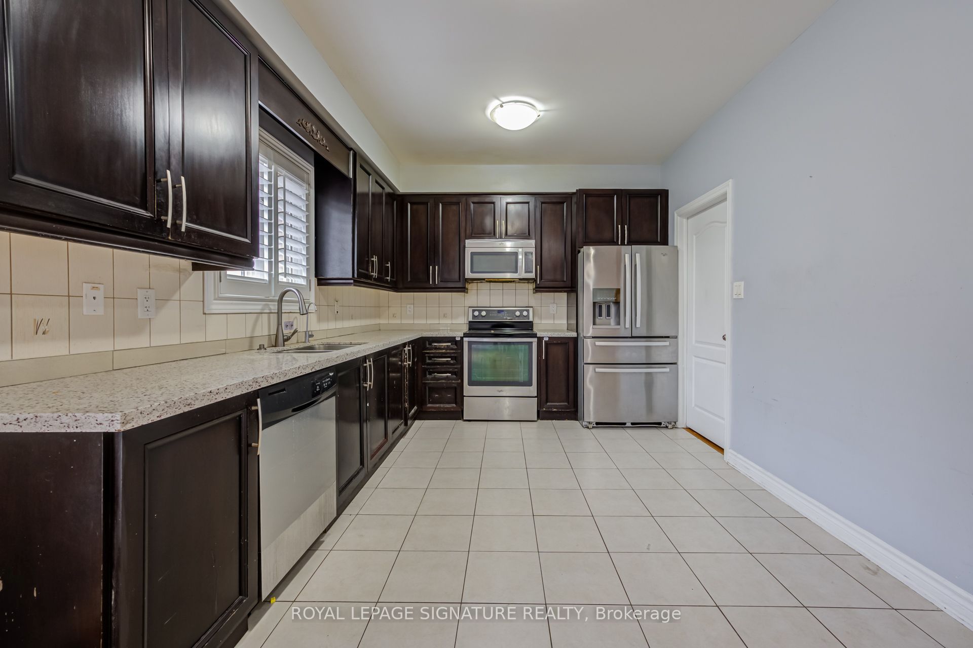 42 Daden Oaks Drive (upper) Property Photo 15