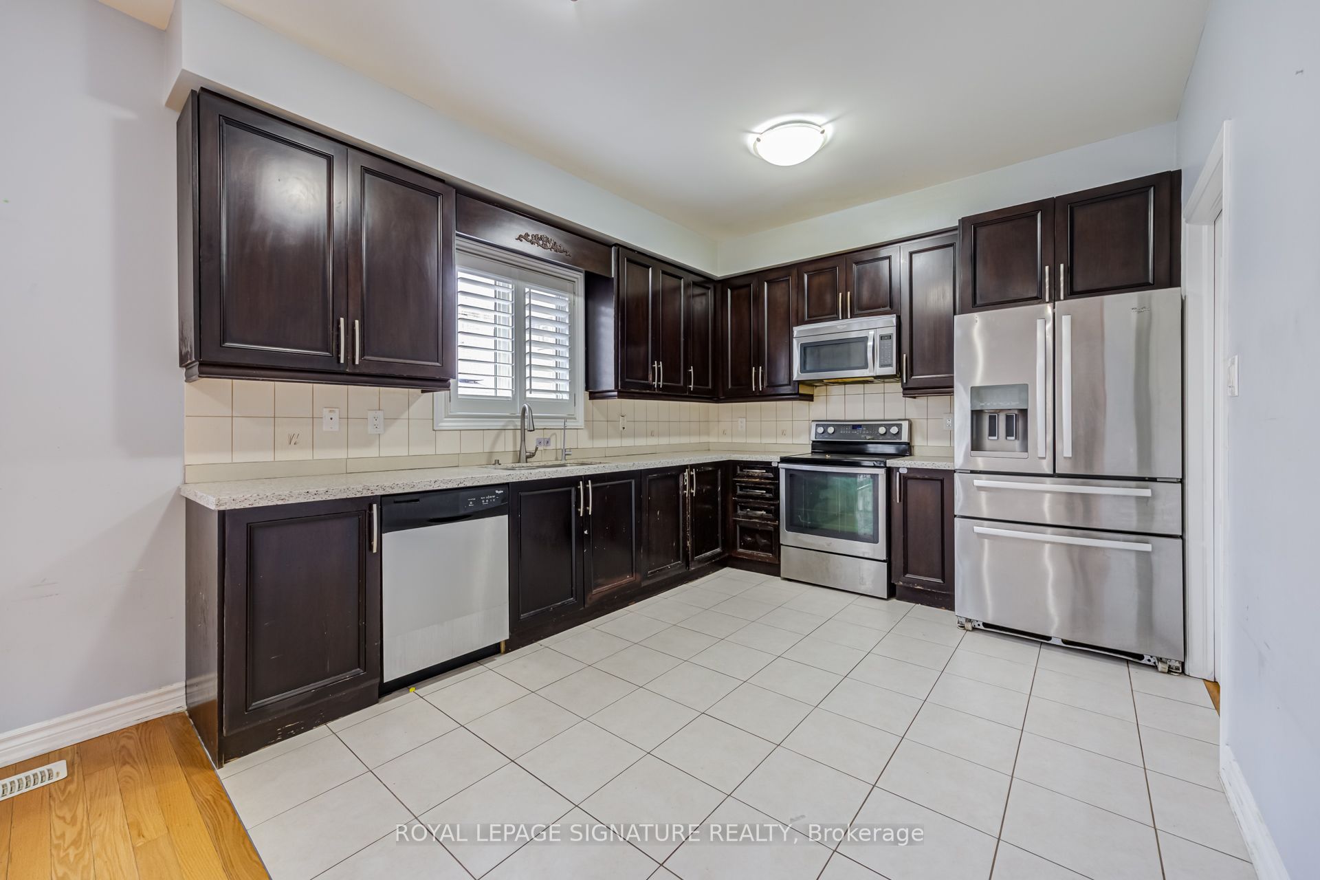 42 Daden Oaks Drive (upper) Property Photo 16