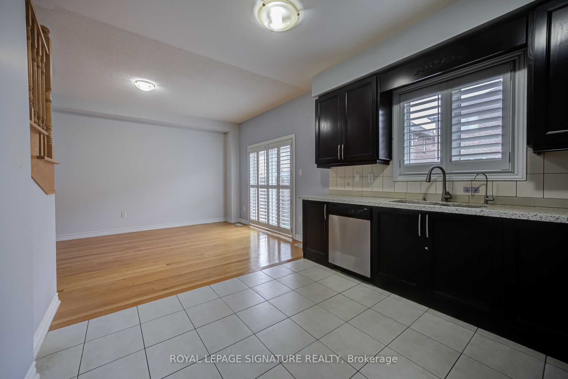 42 Daden Oaks Drive (upper) Property Photo 17