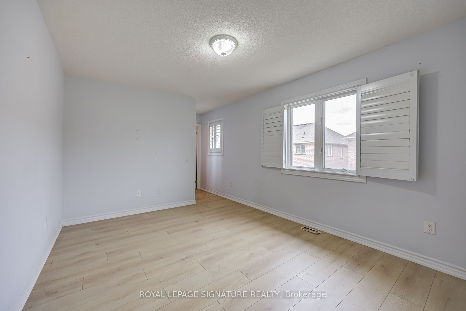 42 Daden Oaks Drive (upper) Property Photo 23