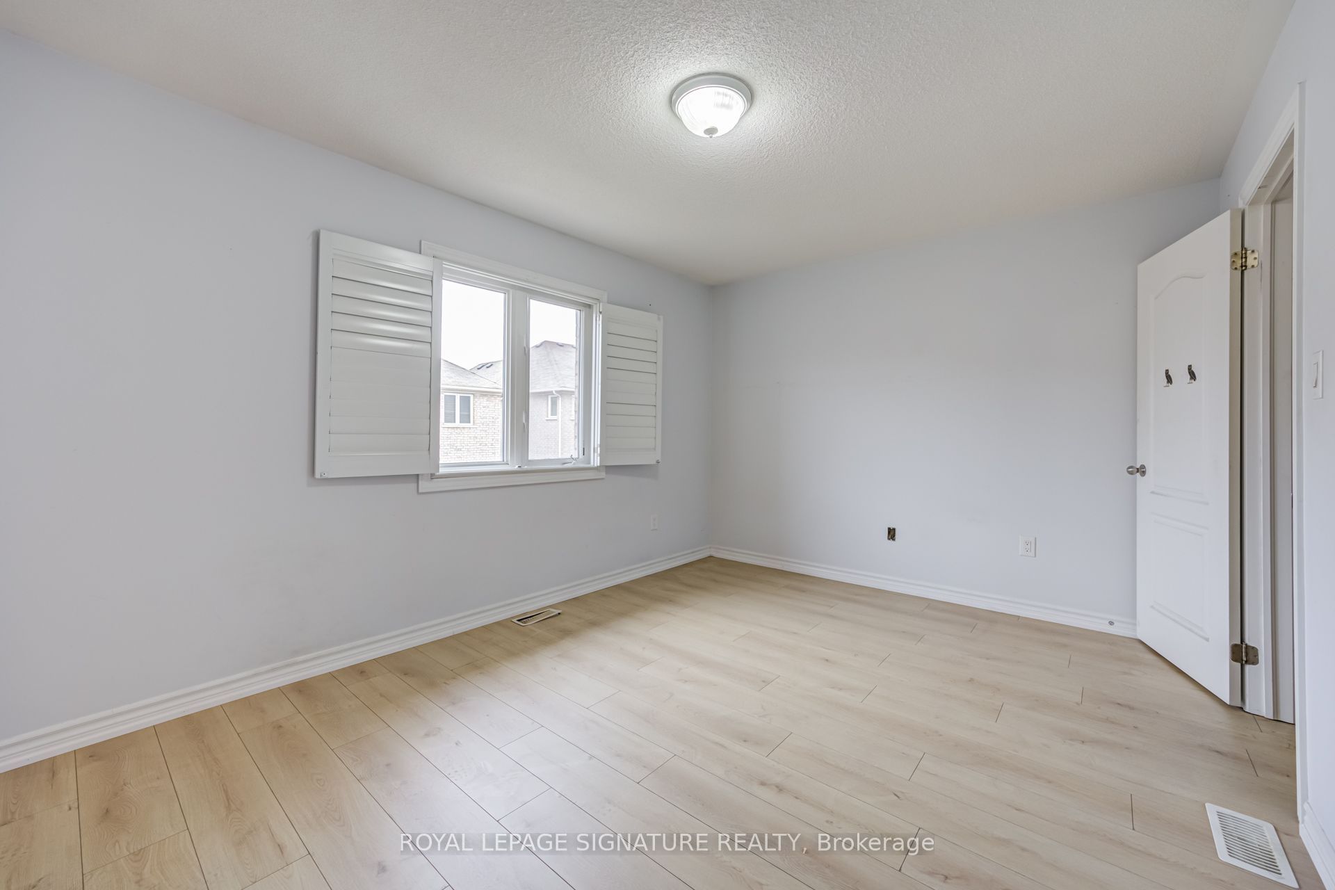 42 Daden Oaks Drive (upper) Property Photo 24