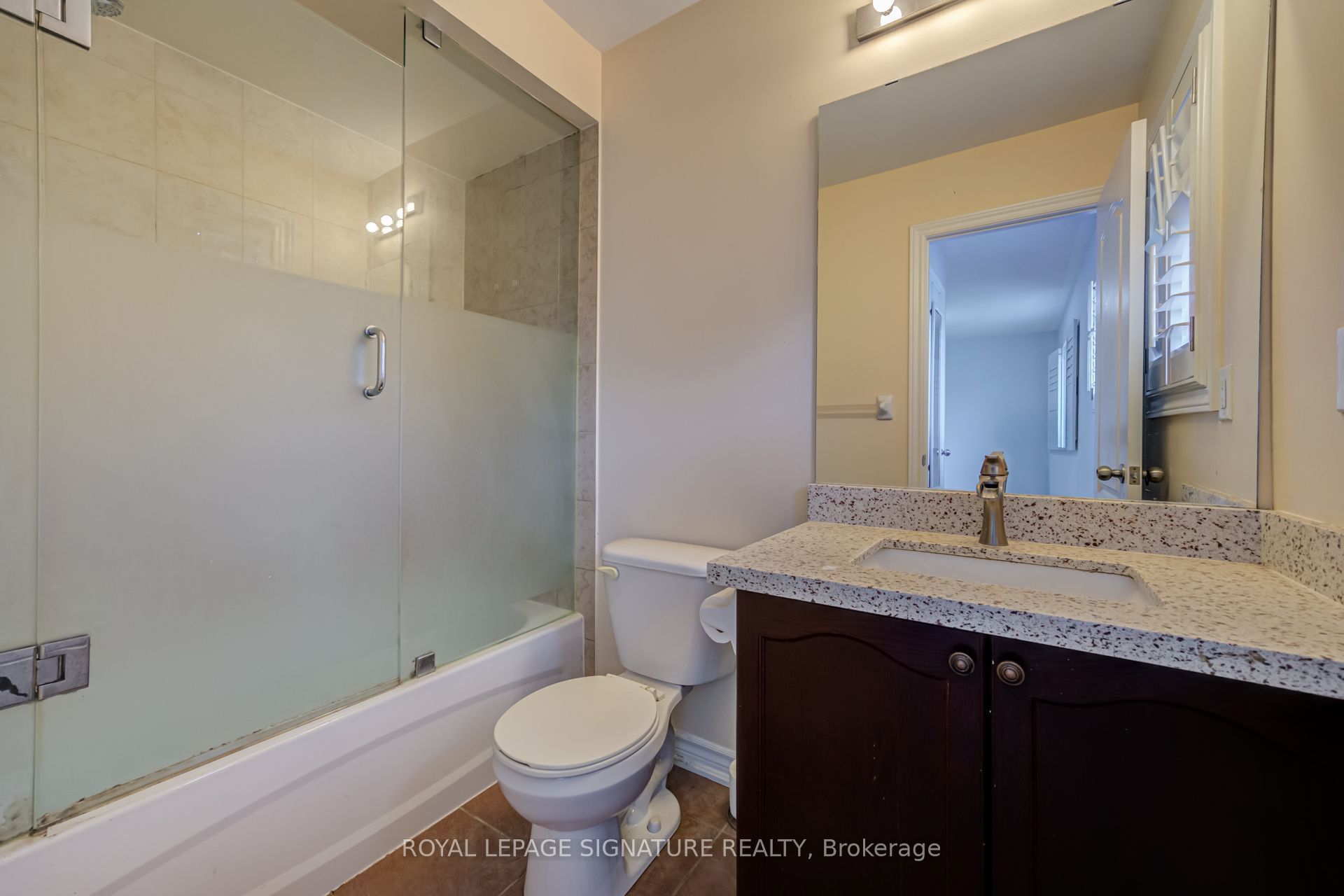 42 Daden Oaks Drive (upper) Property Photo 26