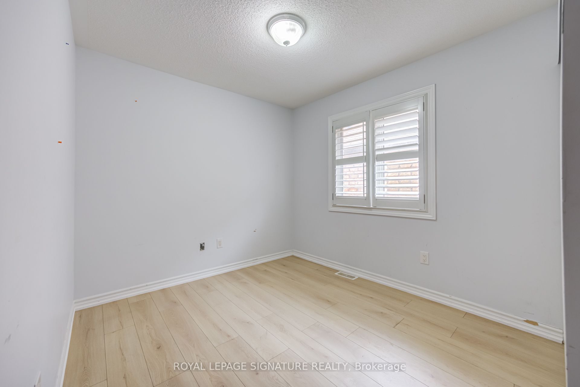 42 Daden Oaks Drive (upper) Property Photo 30