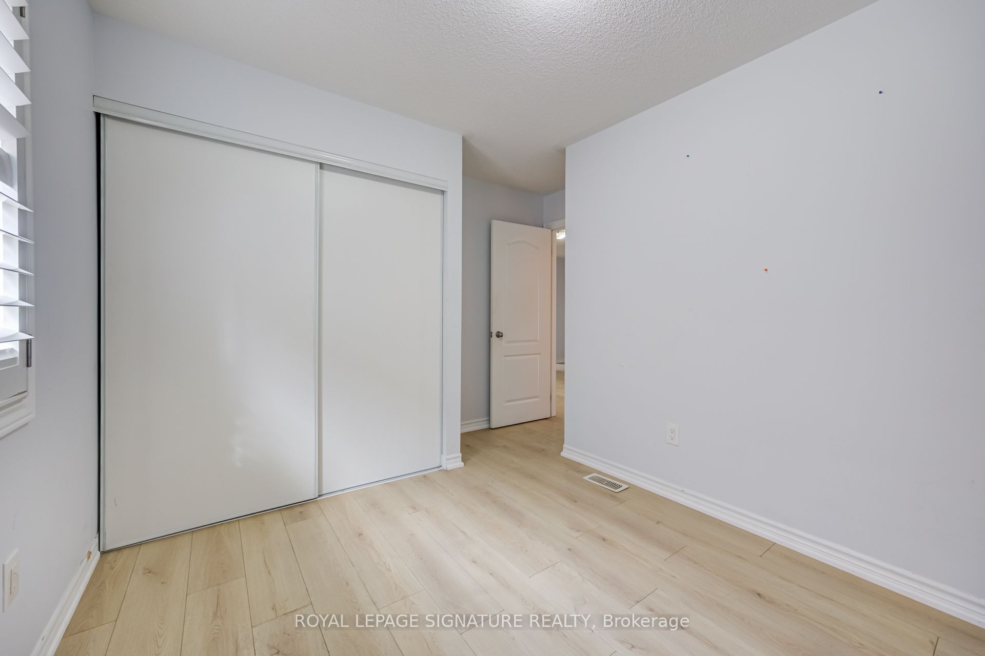 42 Daden Oaks Drive (upper) Property Photo 31