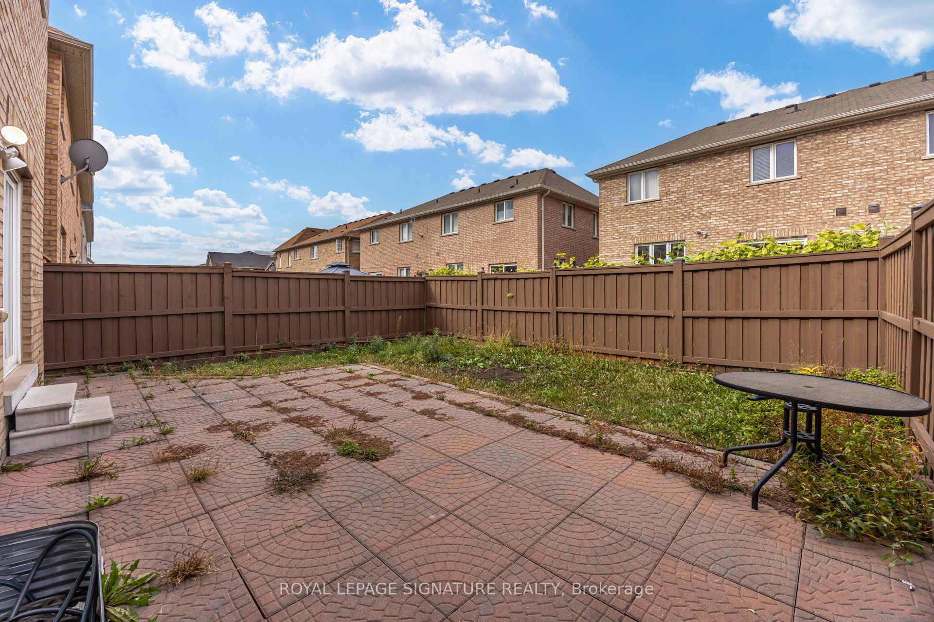 42 Daden Oaks Drive (upper) Property Photo 33