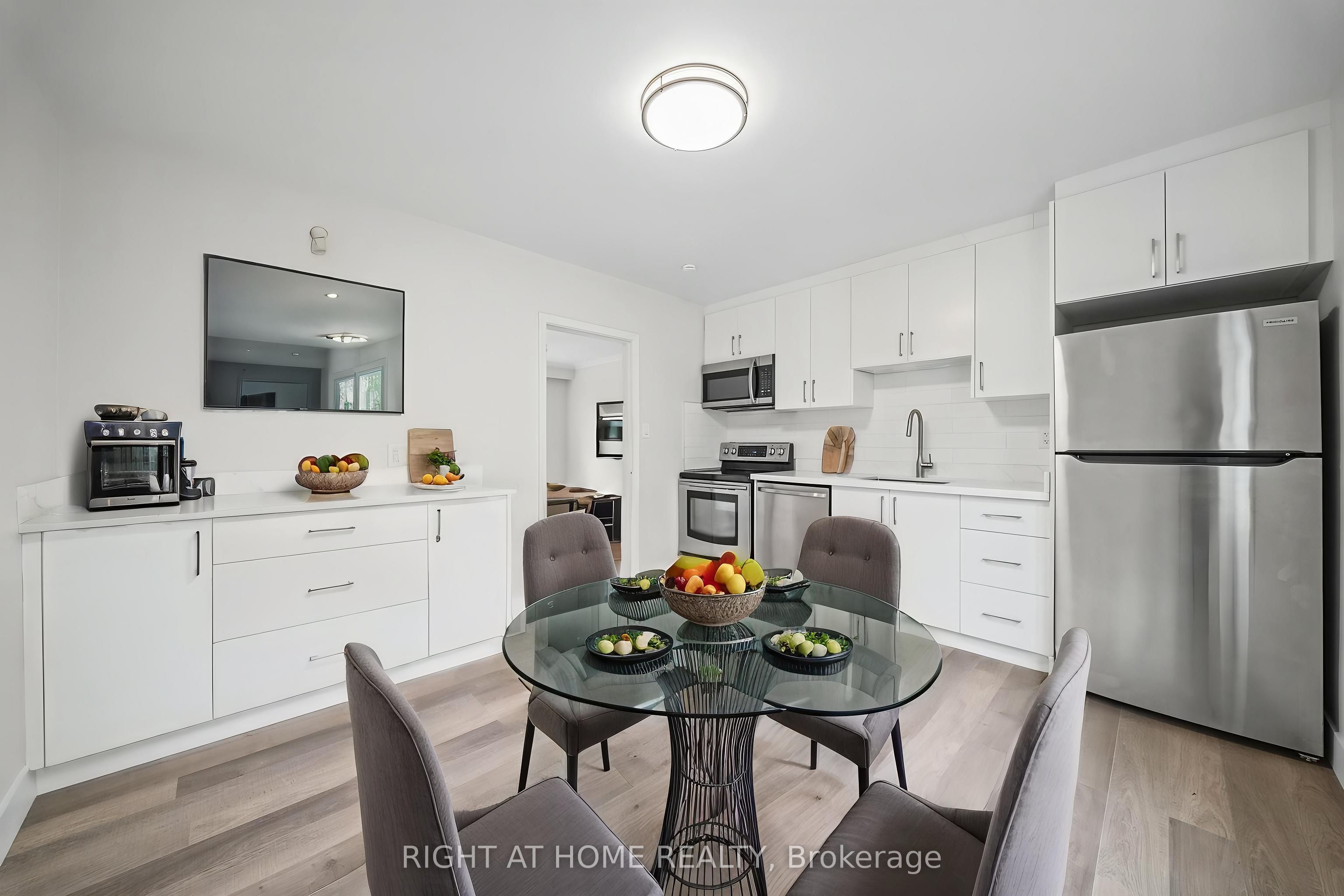 32 Vanevery Street 3 Property Photo 2