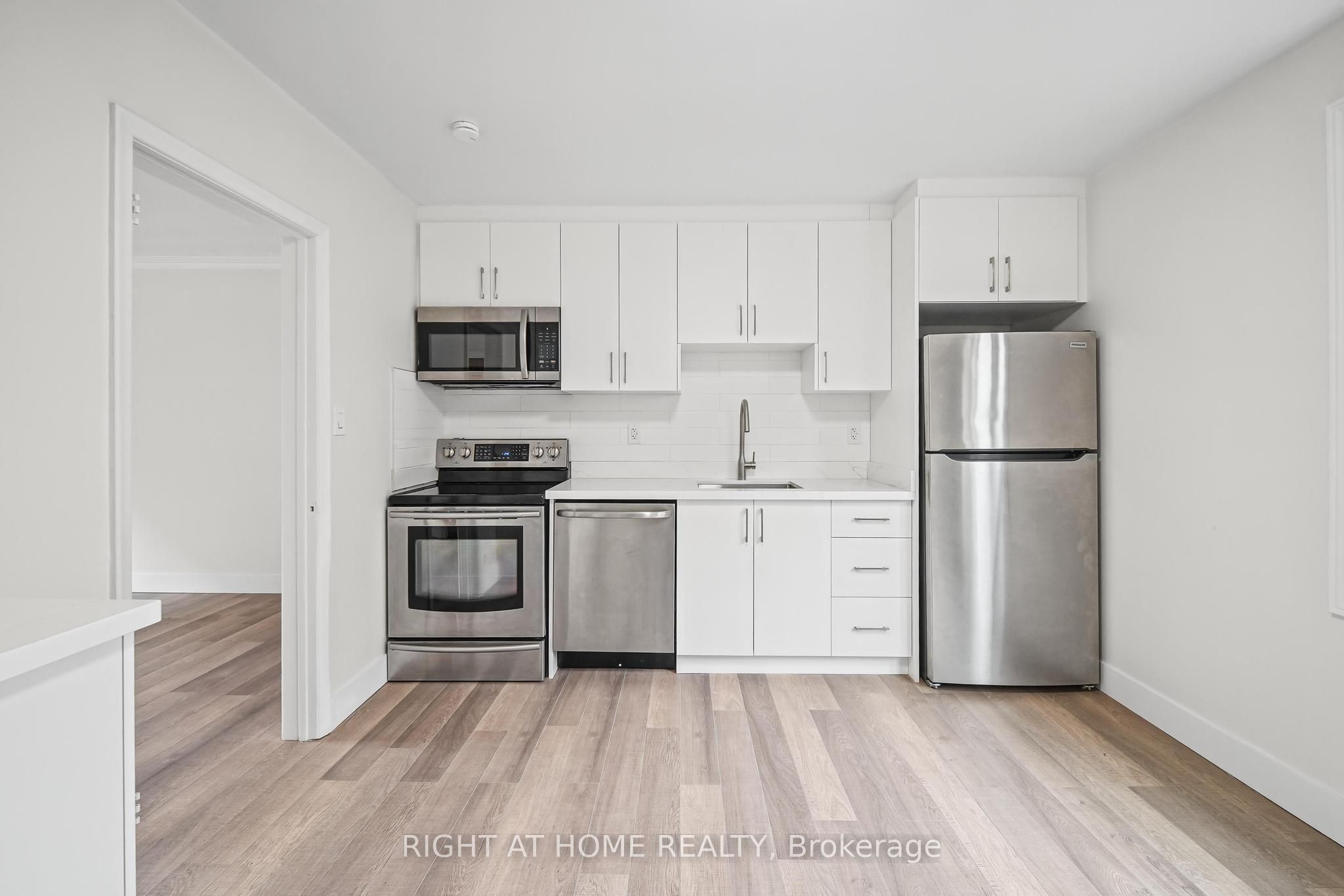 32 Vanevery Street 3 Property Photo 8