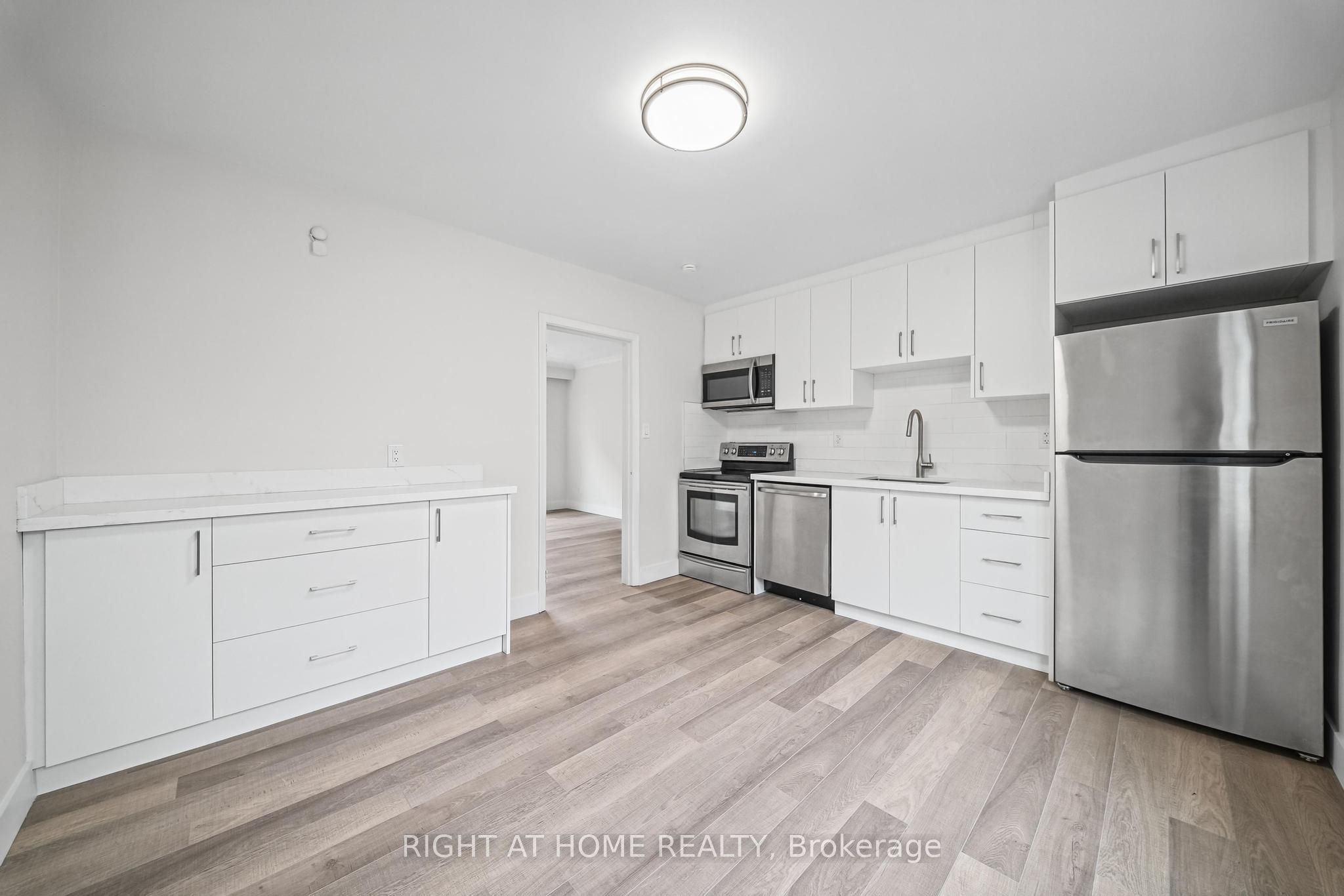 32 Vanevery Street 3 Property Photo 10
