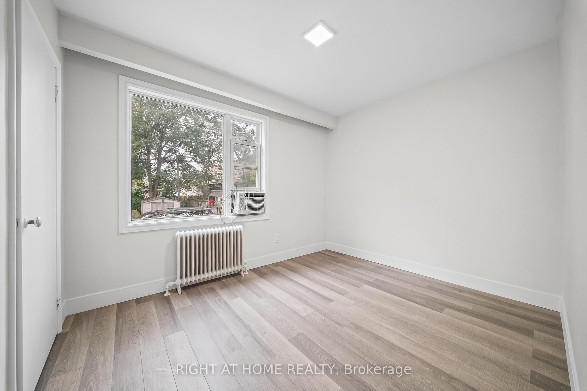 32 Vanevery Street 3 Property Photo 16