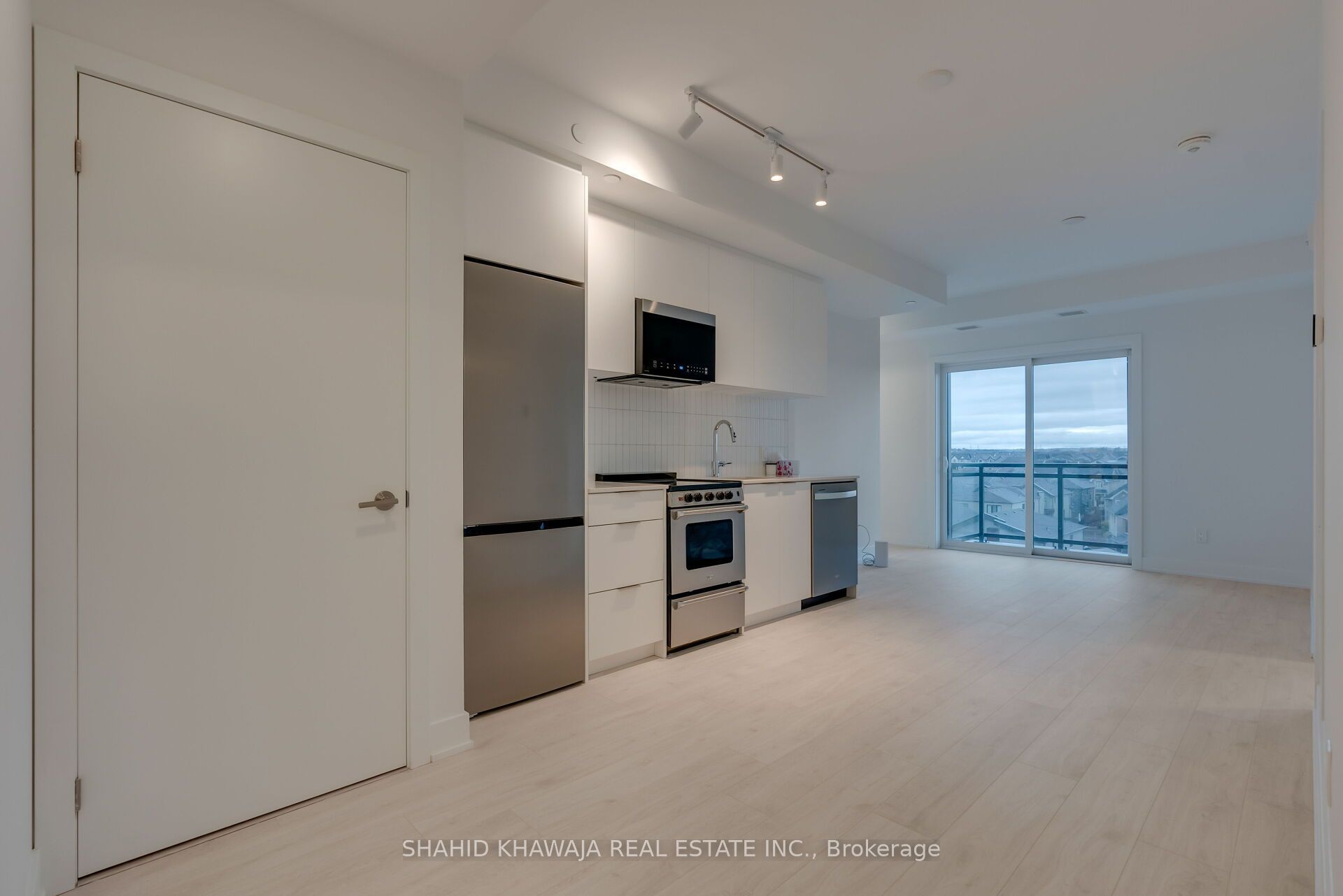 3008 William Cutmore Boulevard 621 Property Photo 6