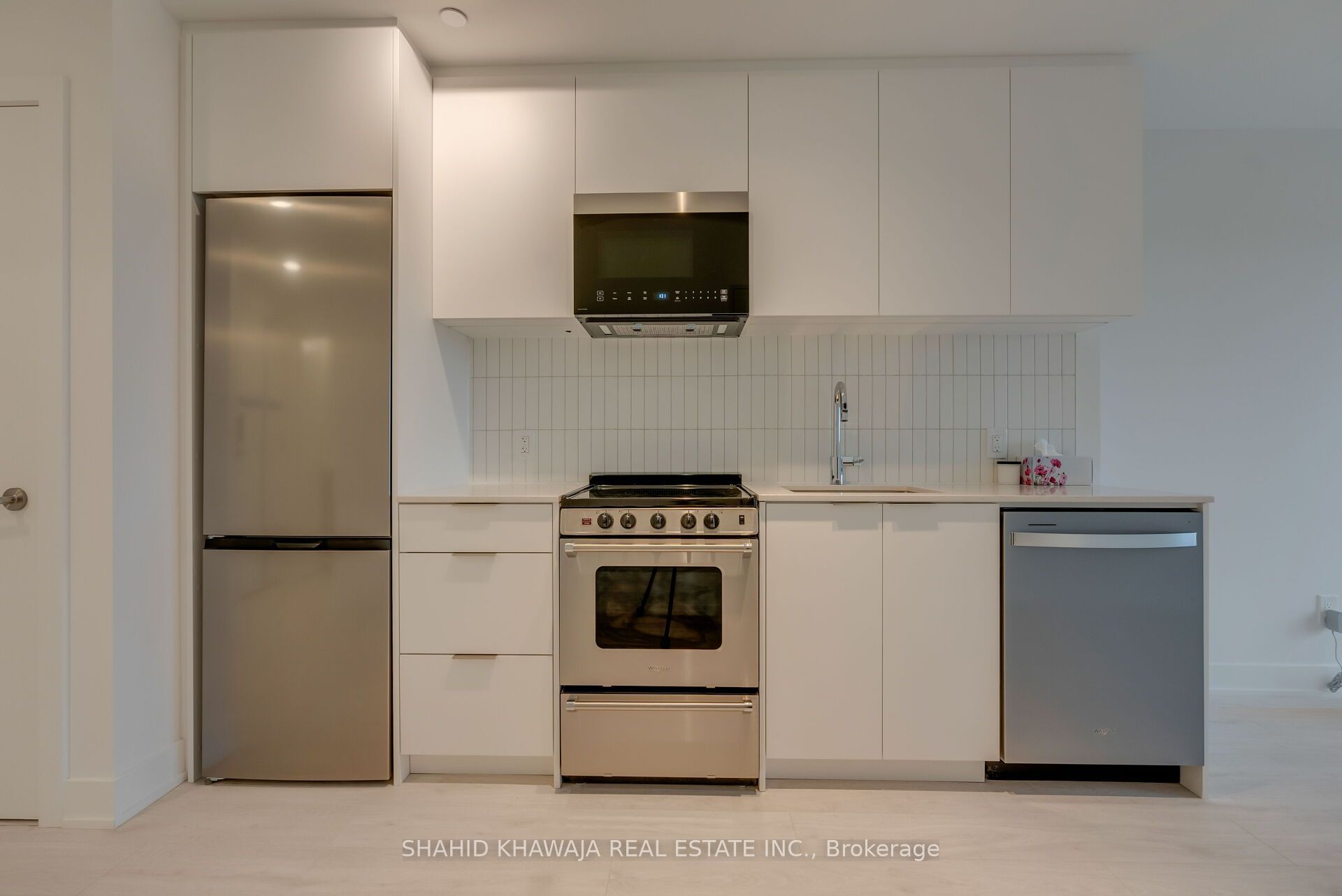 3008 William Cutmore Boulevard 621 Property Photo 7