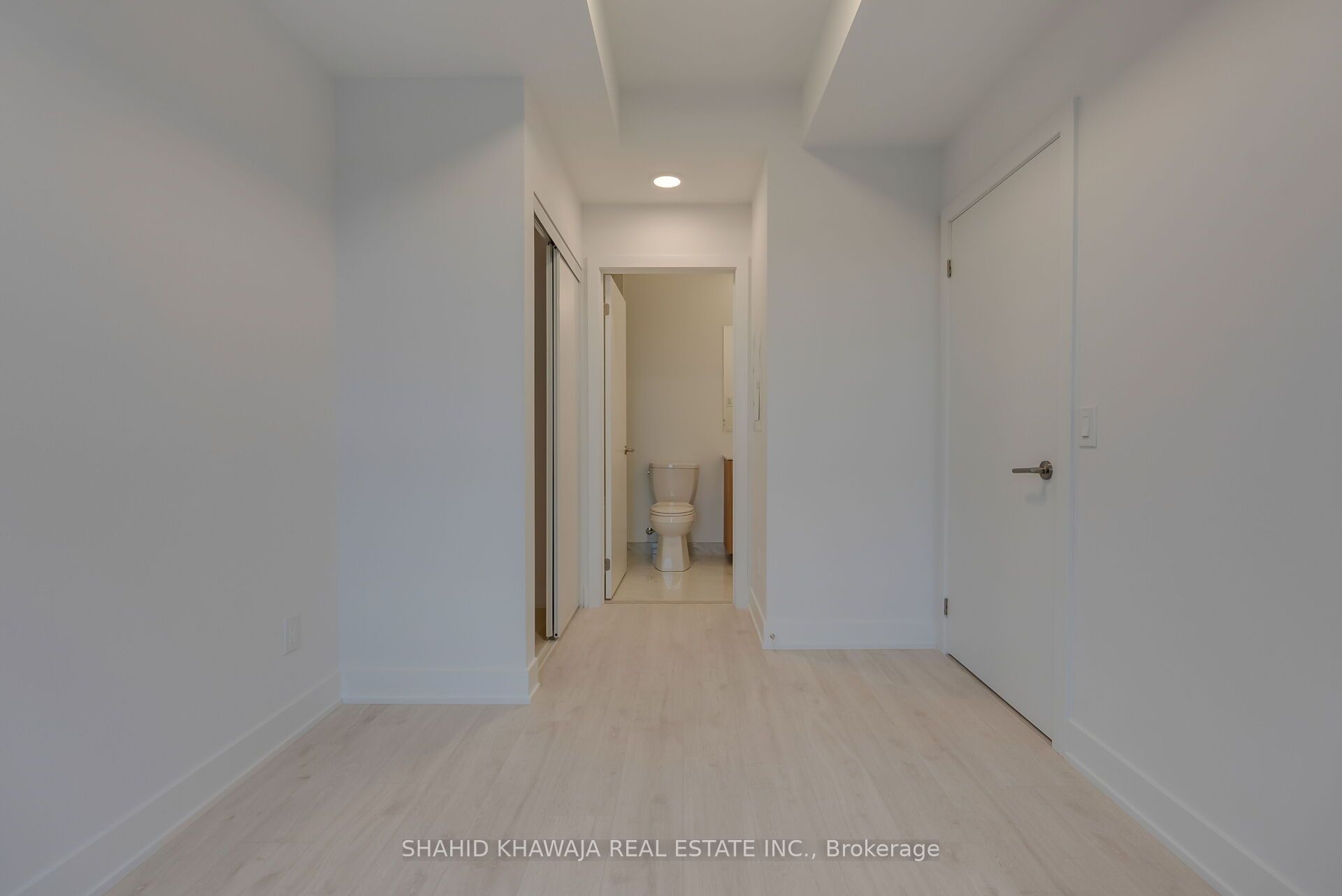 3008 William Cutmore Boulevard 621 Property Photo 14