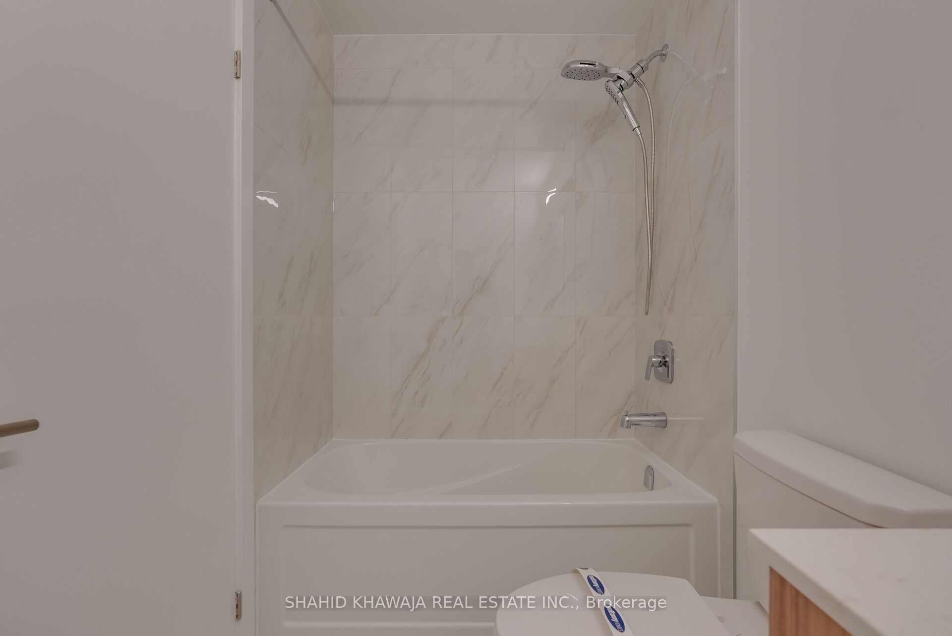 3008 William Cutmore Boulevard 621 Property Photo 16