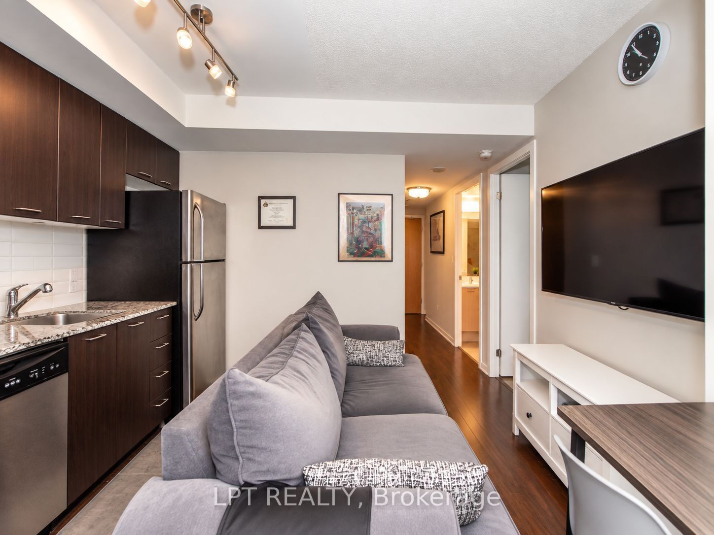 38 Joe Shuster Way 420 Property Photo 8