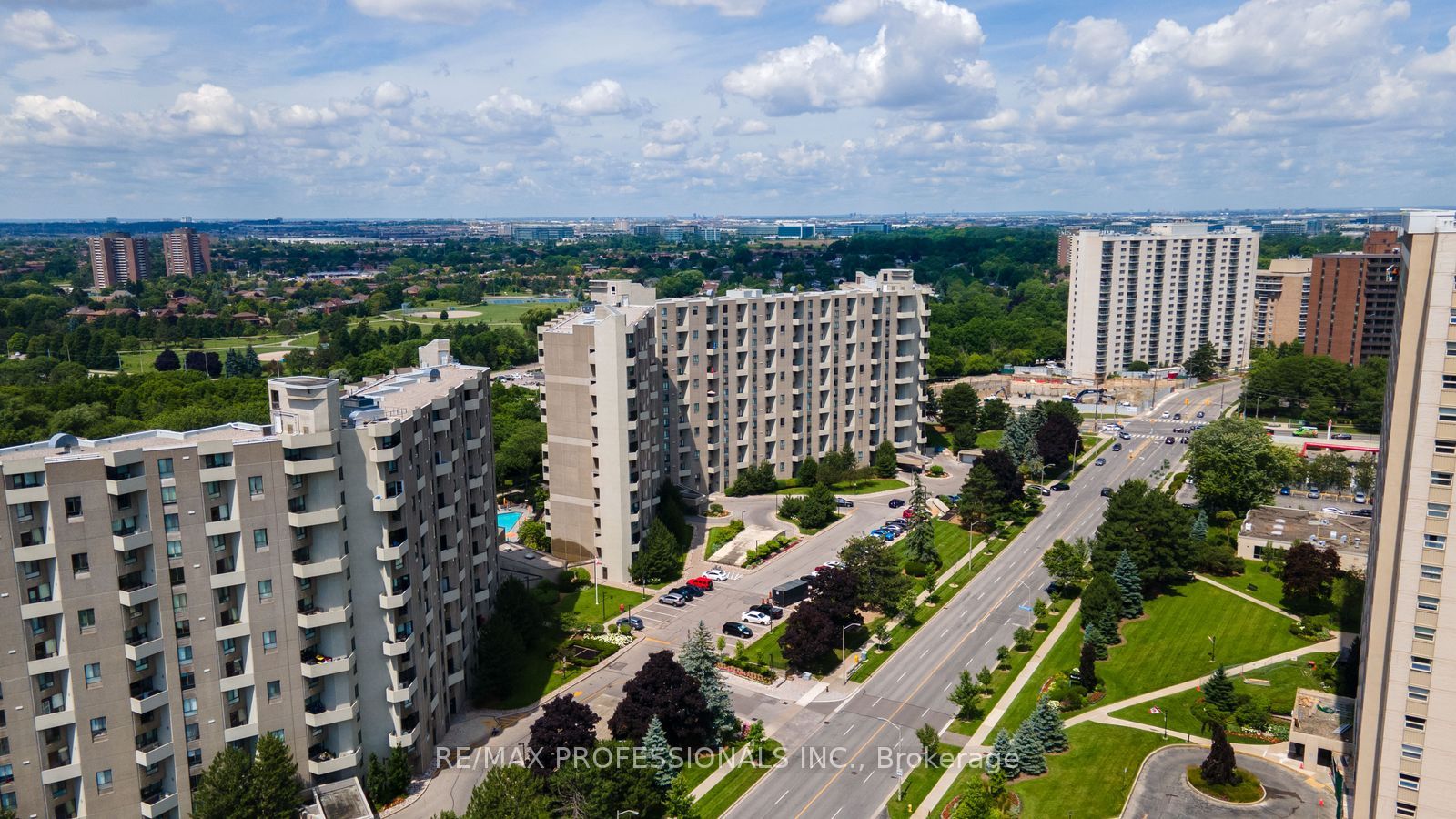 300 Mill Road Ph30 Property Photo 1
