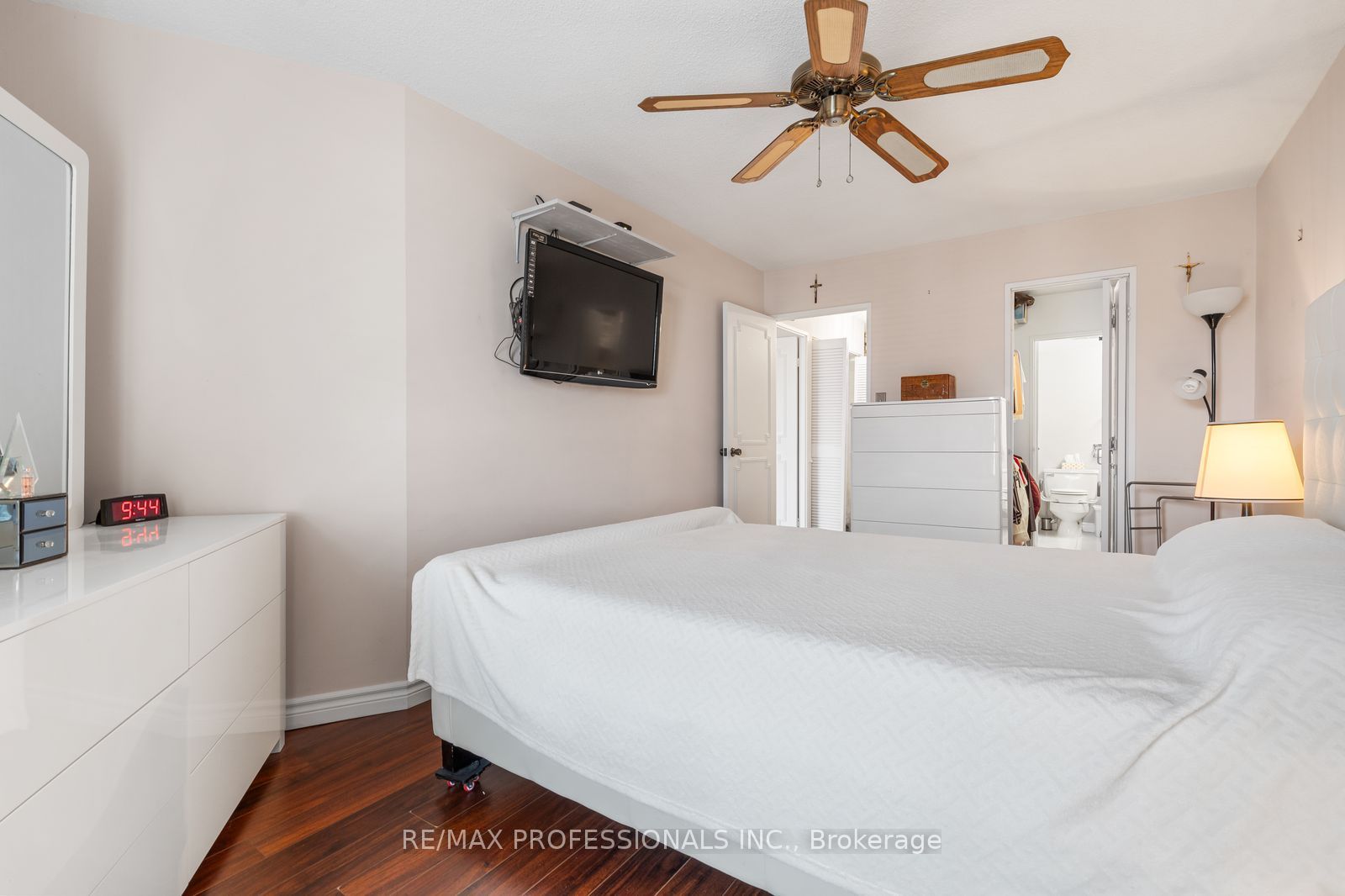 300 Mill Road Ph30 Property Photo 16