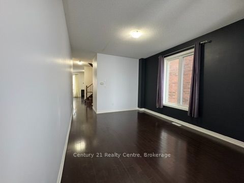355 Royal West Drive W Property Photo 4
