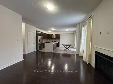 355 Royal West Drive W Property Photo 7