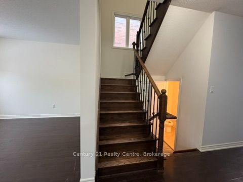 355 Royal West Drive W Property Photo 9