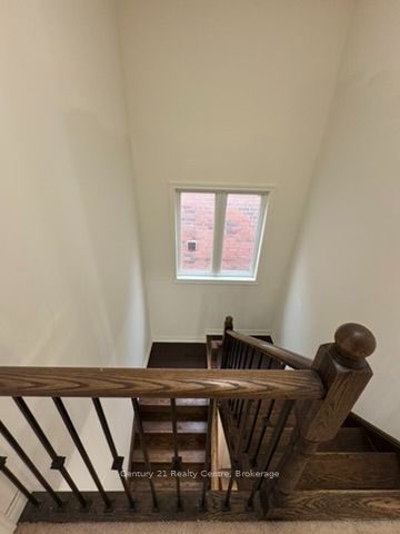 355 Royal West Drive W Property Photo 10