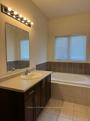 355 Royal West Drive W Property Photo 19
