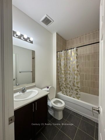 355 Royal West Drive W Property Photo 20