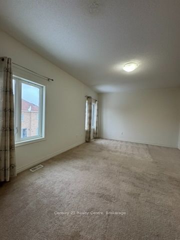 355 Royal West Drive W Property Photo 21