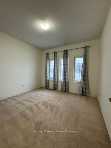 355 Royal West Drive W Property Photo 24