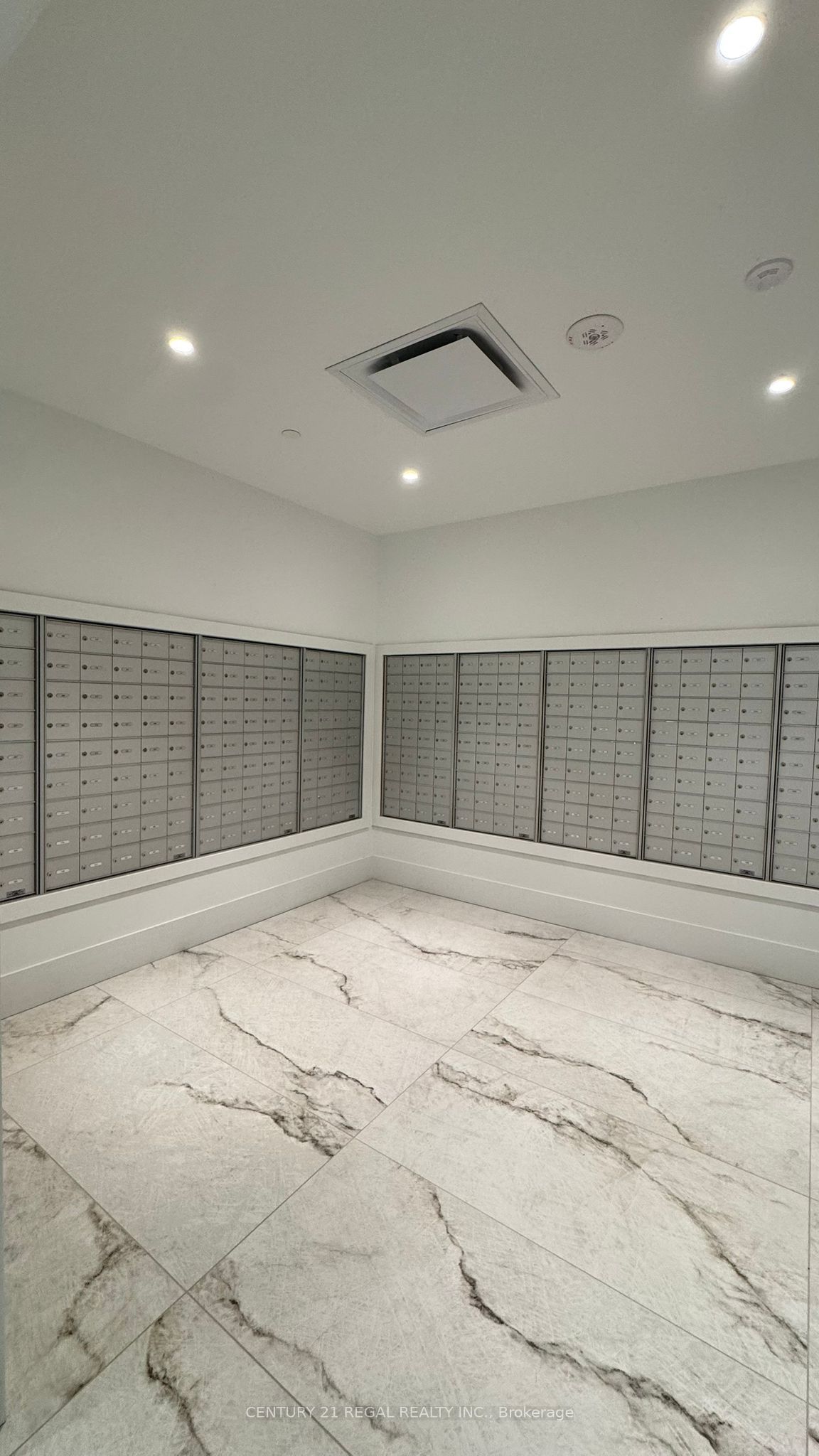 4010 Eglinton Avenue W 818 Property Photo 7