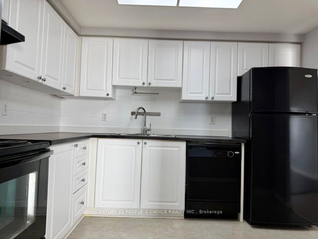 135 Hillcrest Avenue 1109 Property Photo 11