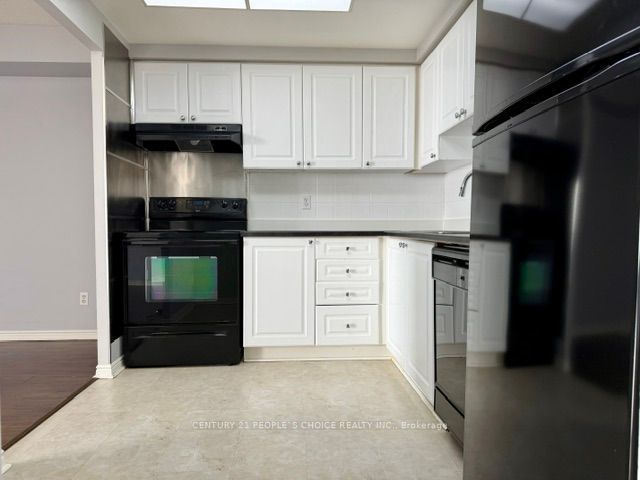 135 Hillcrest Avenue 1109 Property Photo 12