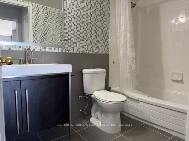 135 Hillcrest Avenue 1109 Property Photo 17