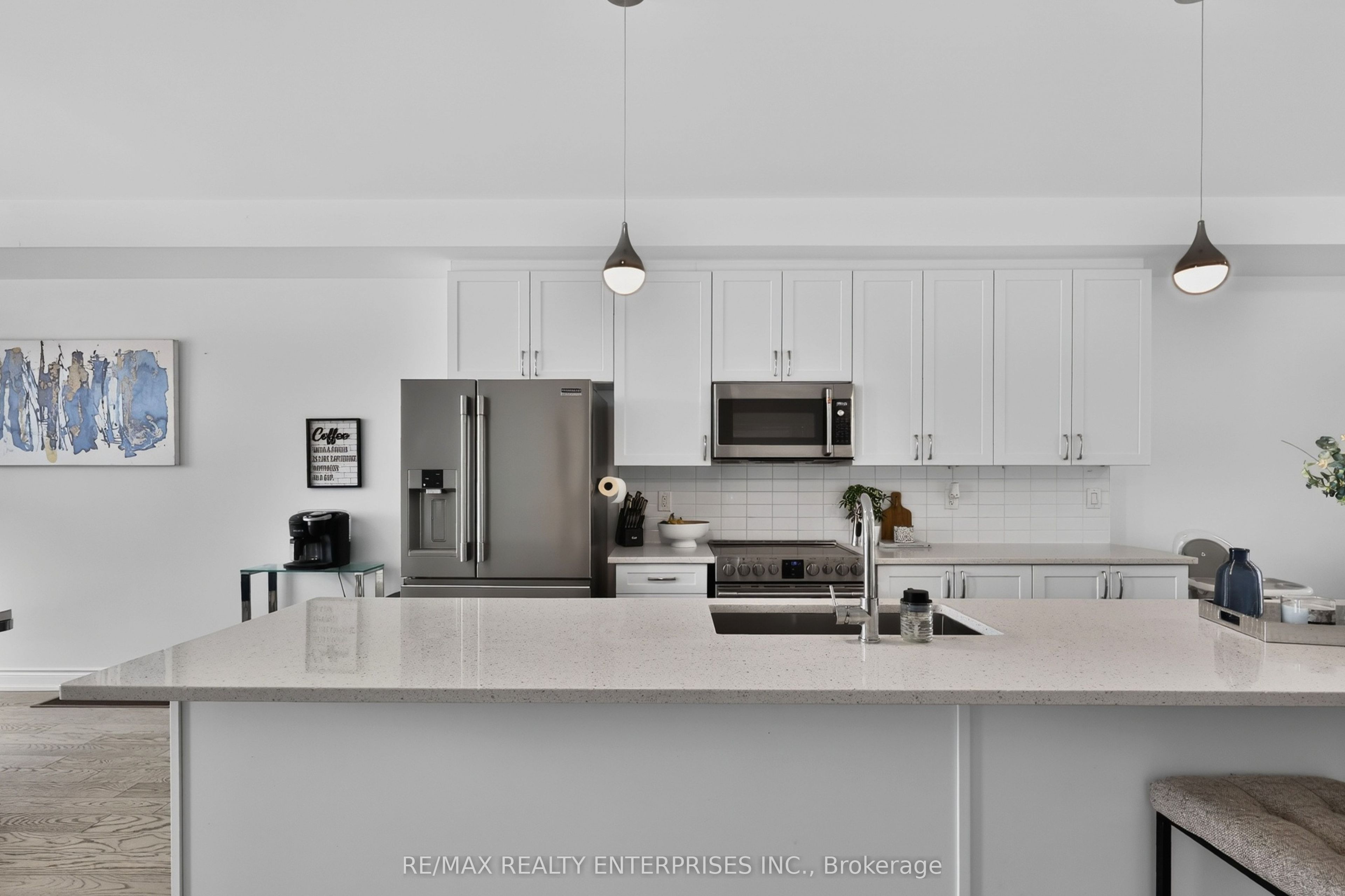 656 Tupelo Court Property Photo 8