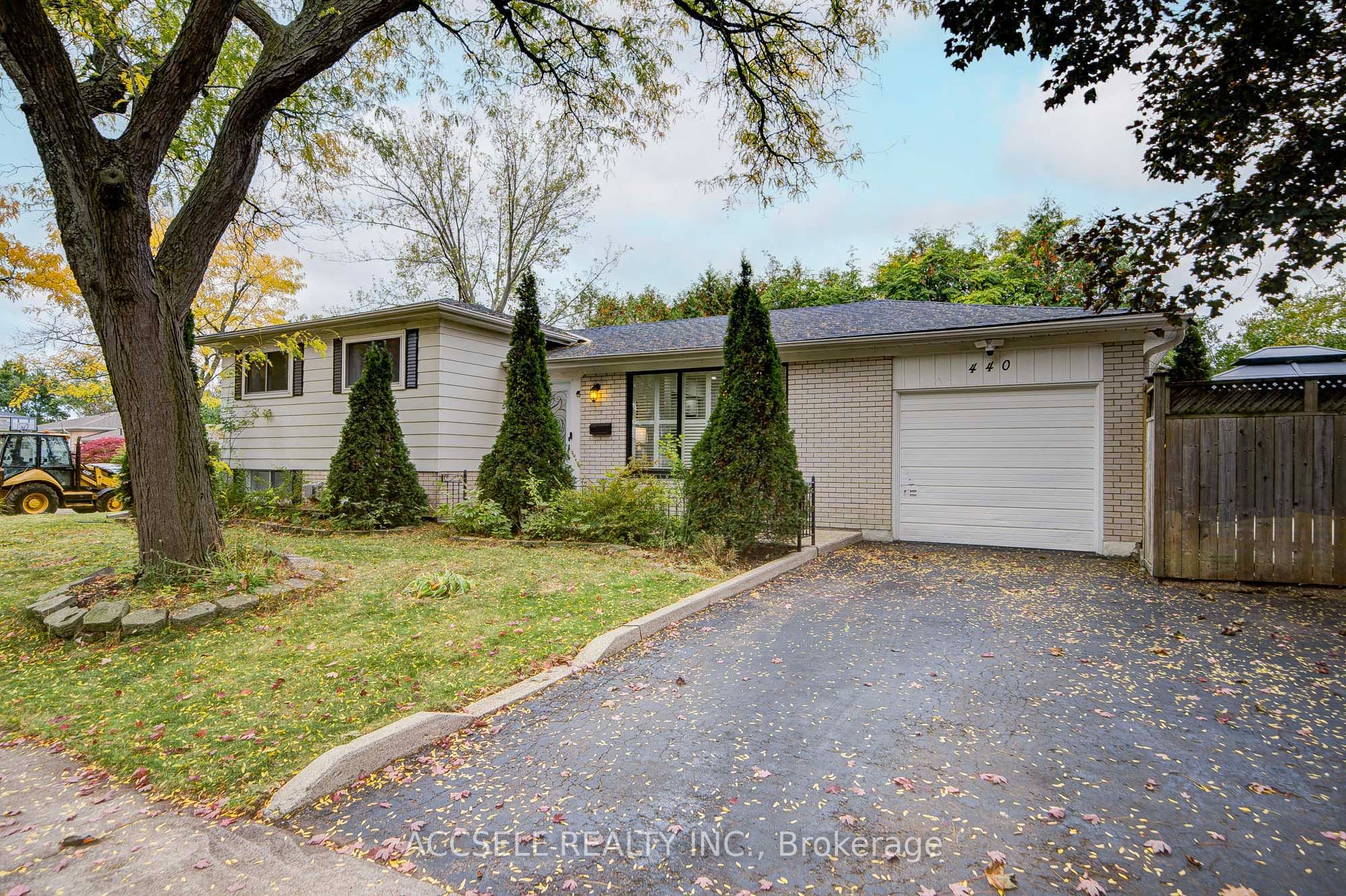 440 Sunset Drive Property Photo 1